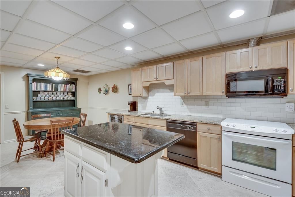 4085 Roxburgh Drive Property Photo 45