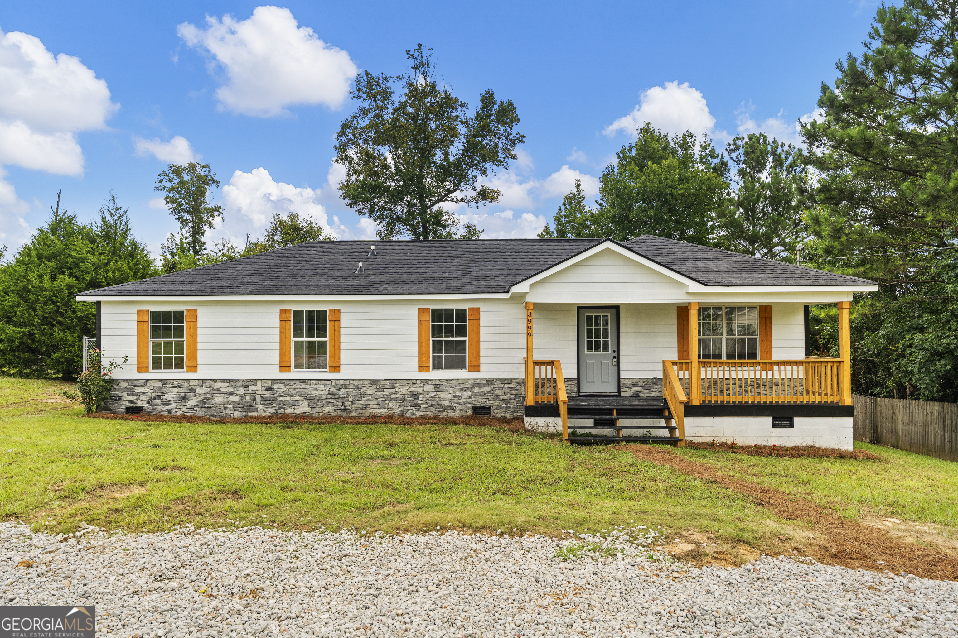 3999 Lee Road 175 Property Photo 1