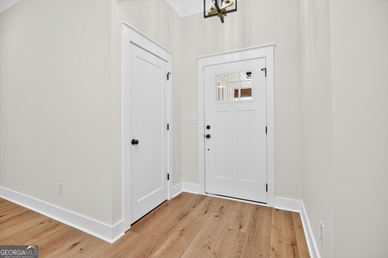 208 Hampton Chase Property Photo 5