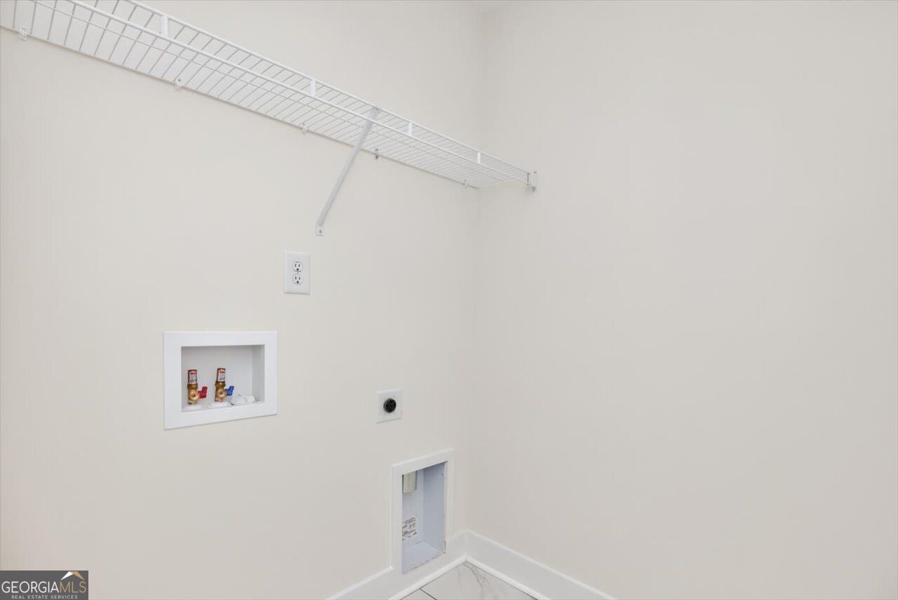 208 Hampton Chase Property Photo 23