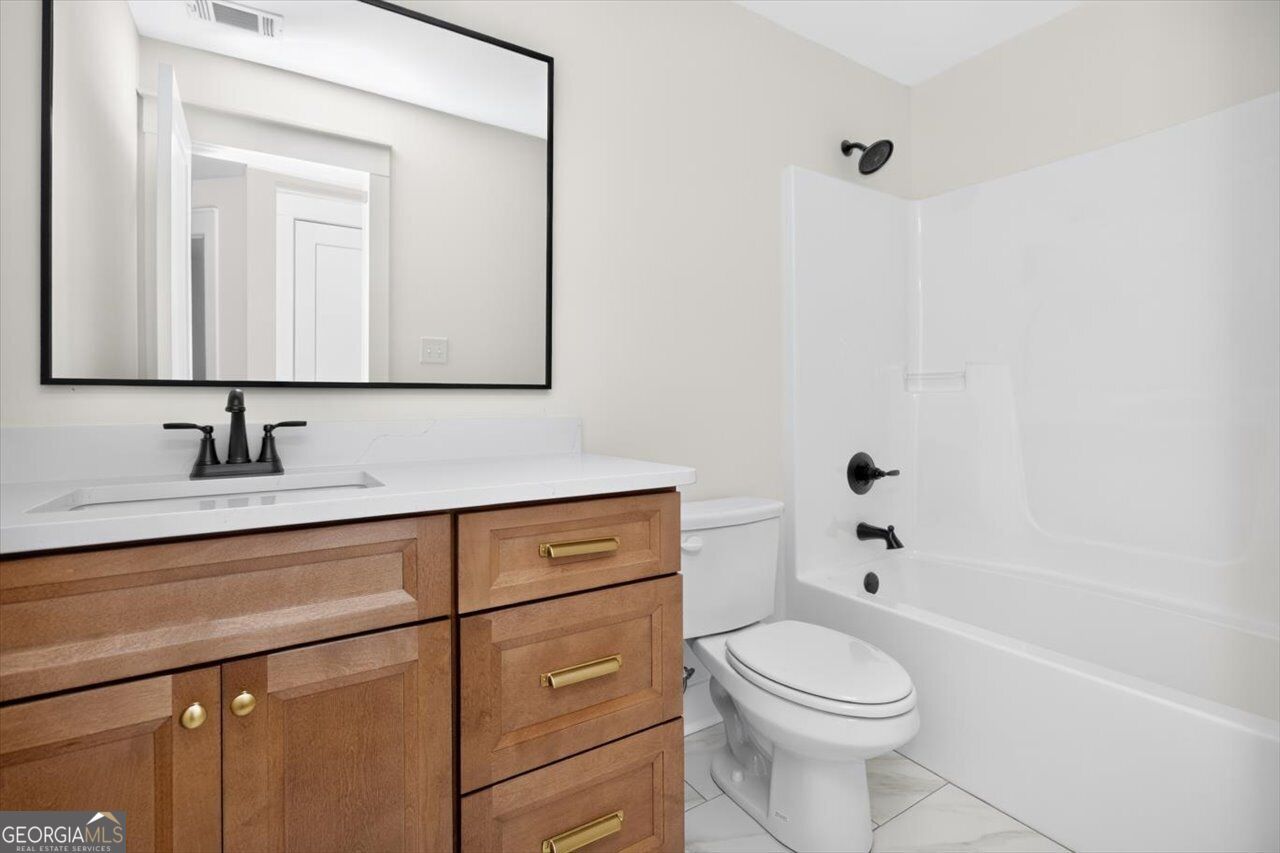 208 Hampton Chase Property Photo 35