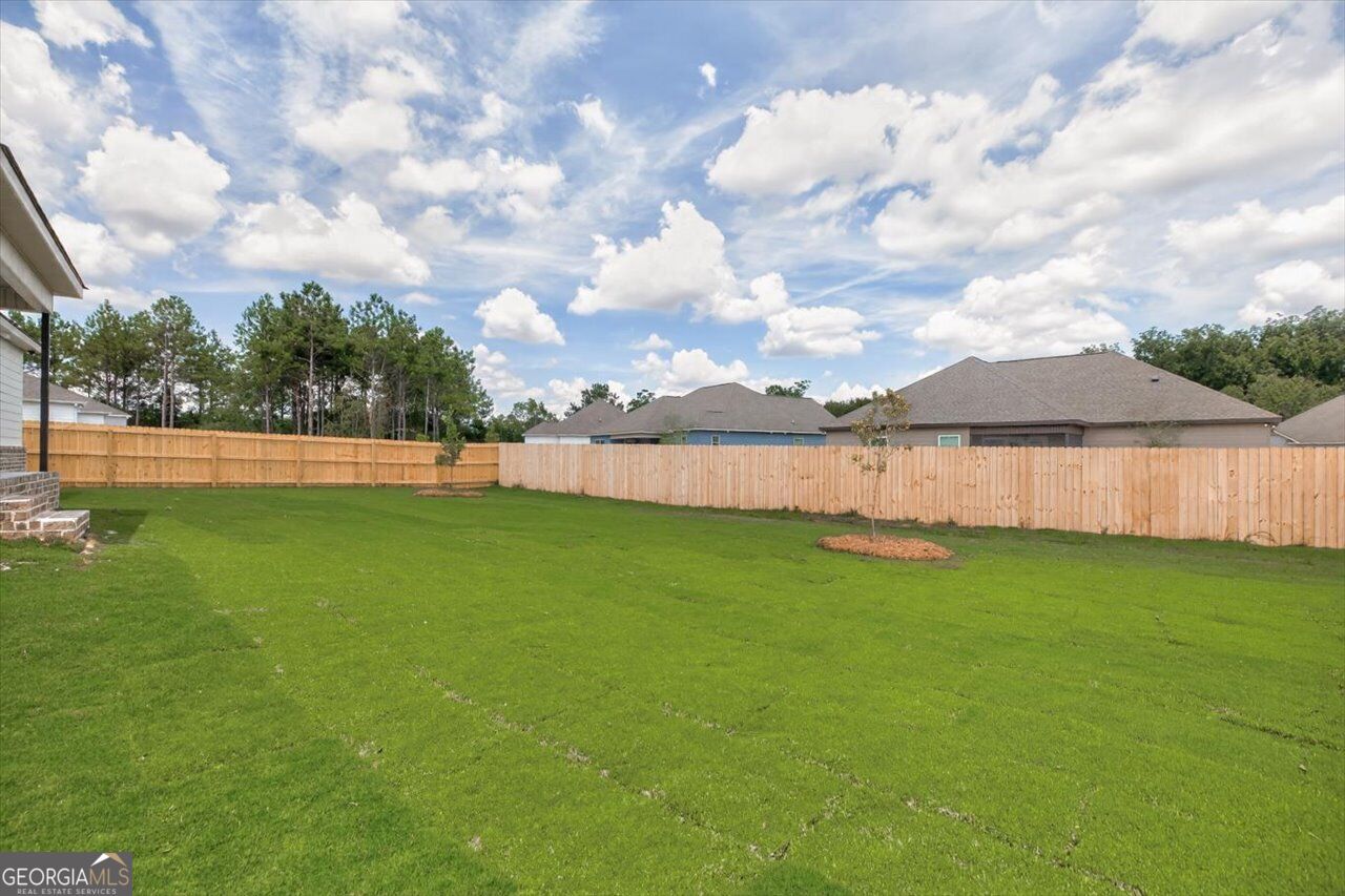 208 Hampton Chase Property Photo 47