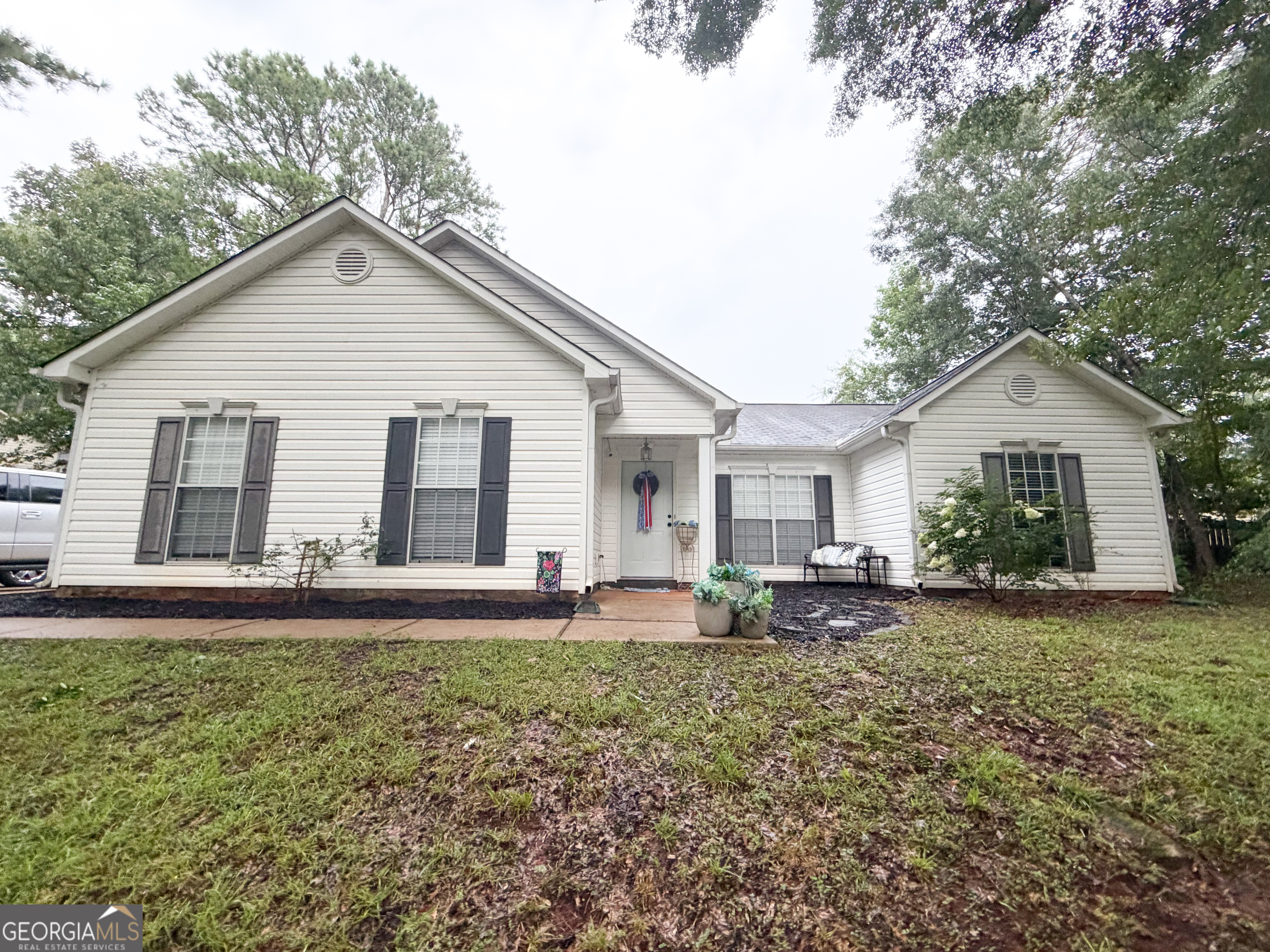 300 Edgemont Drive Property Photo 1