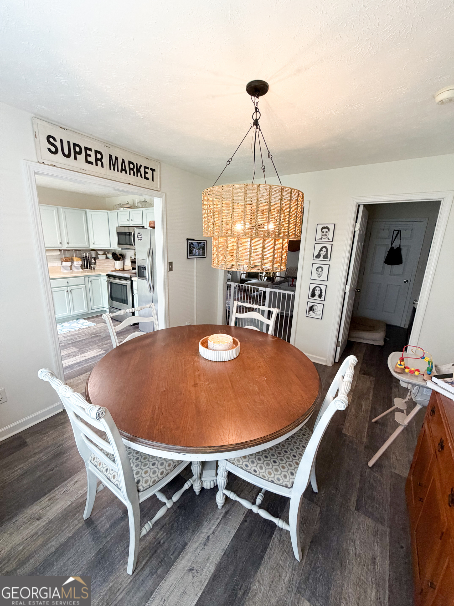 300 Edgemont Drive Property Photo 8
