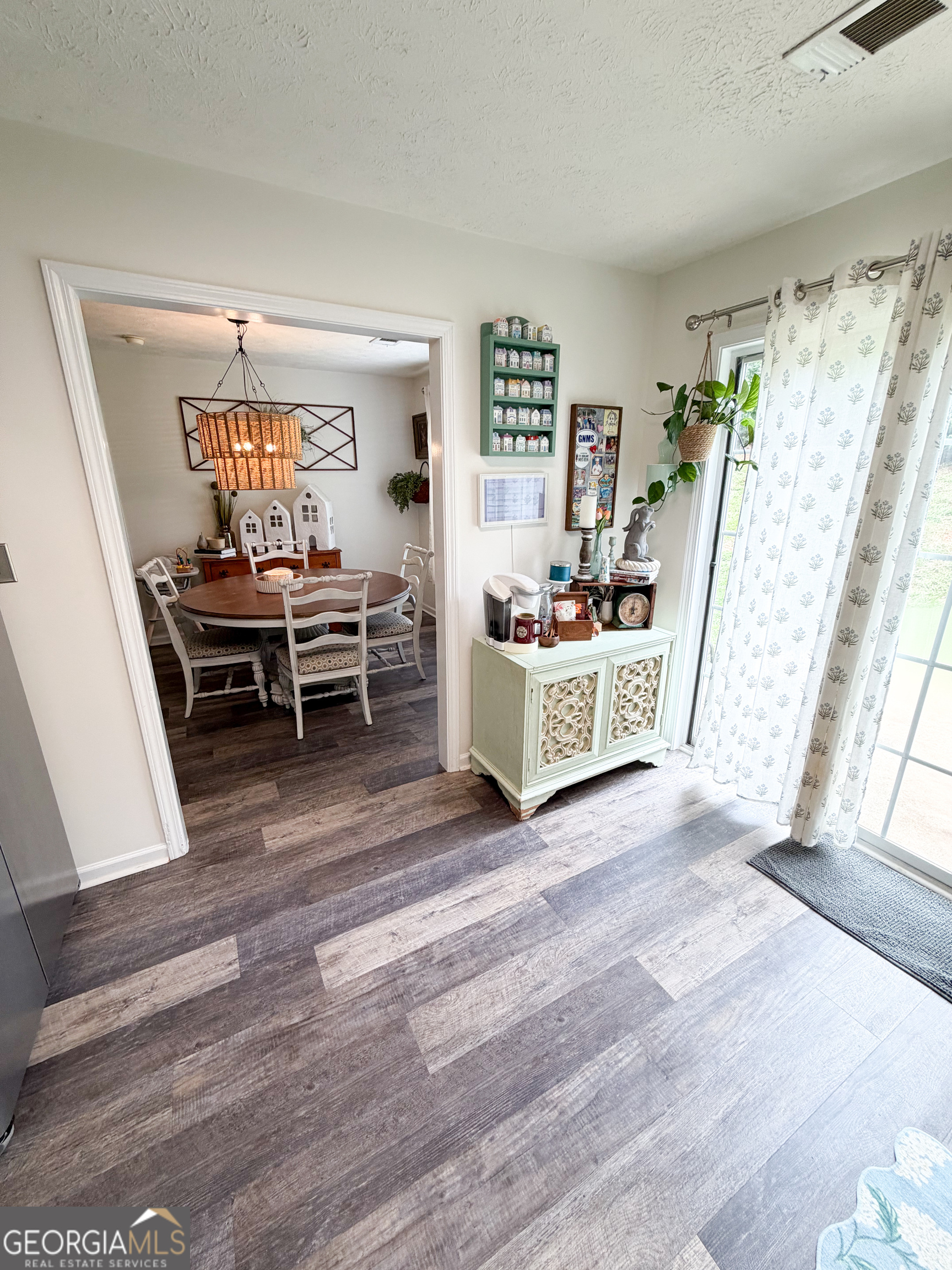 300 Edgemont Drive Property Photo 10