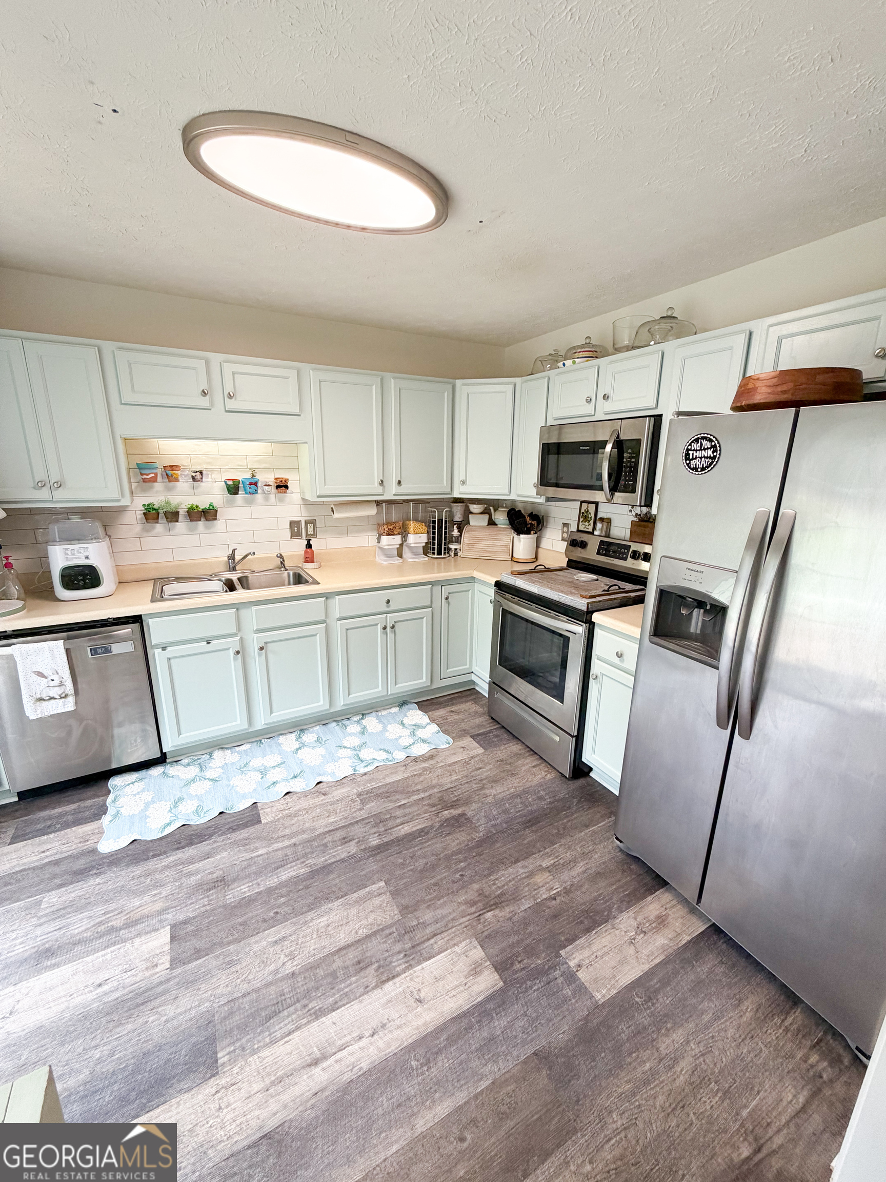 300 Edgemont Drive Property Photo 14