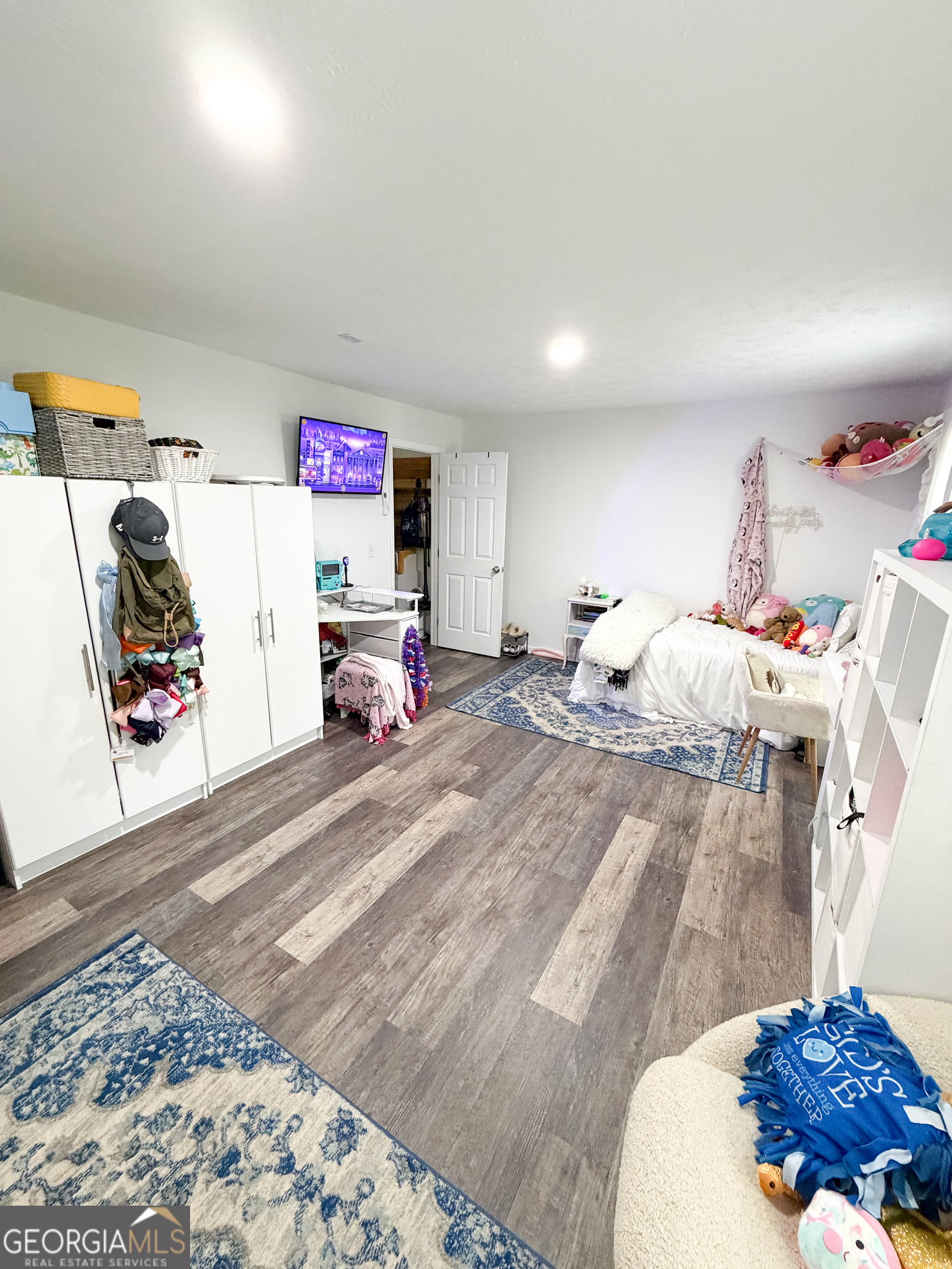 300 Edgemont Drive Property Photo 24