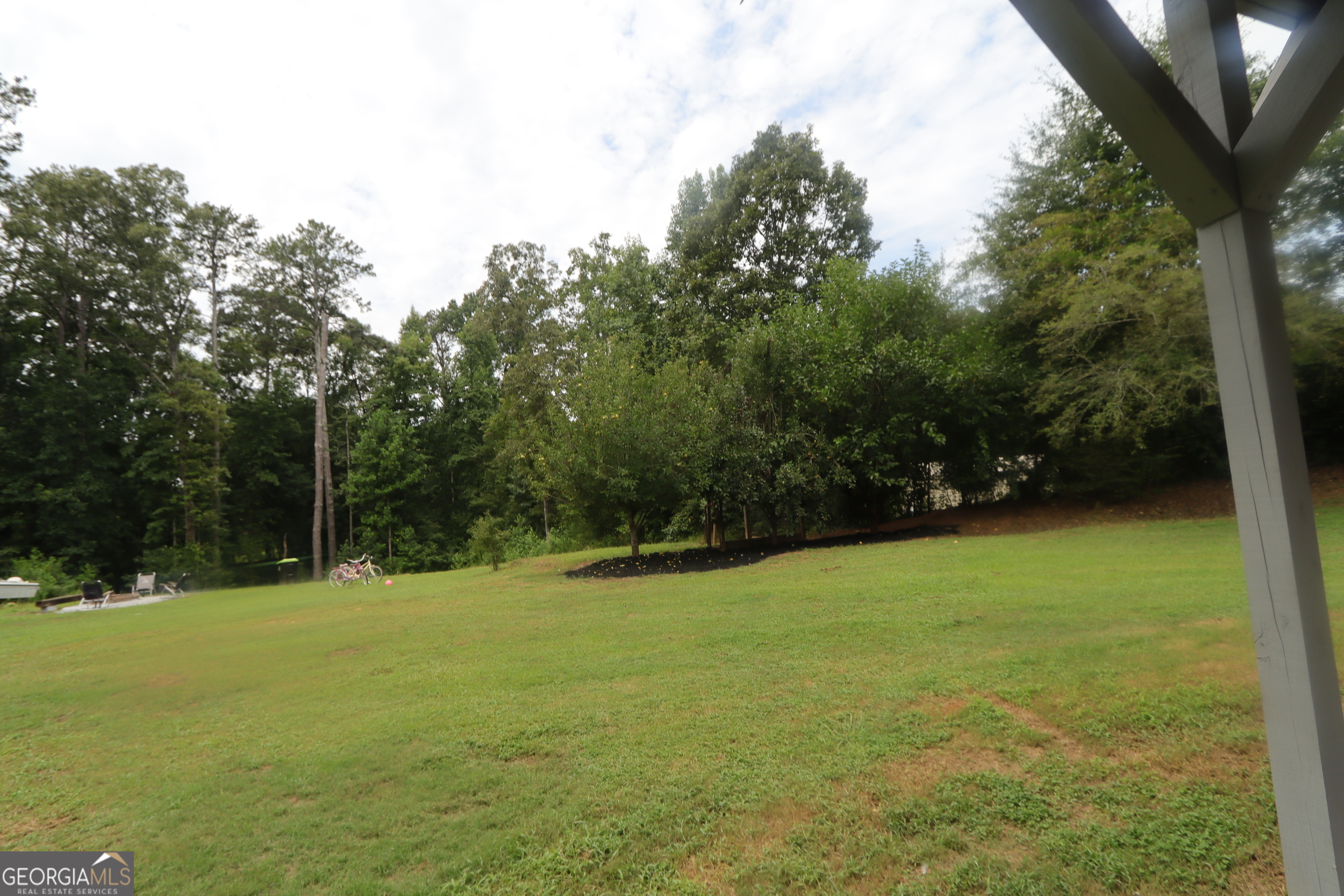 12136 Edgewater Drive Property Photo 2