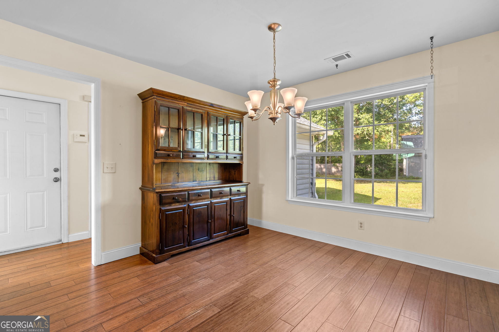 333 Labrador Lane Property Photo 7