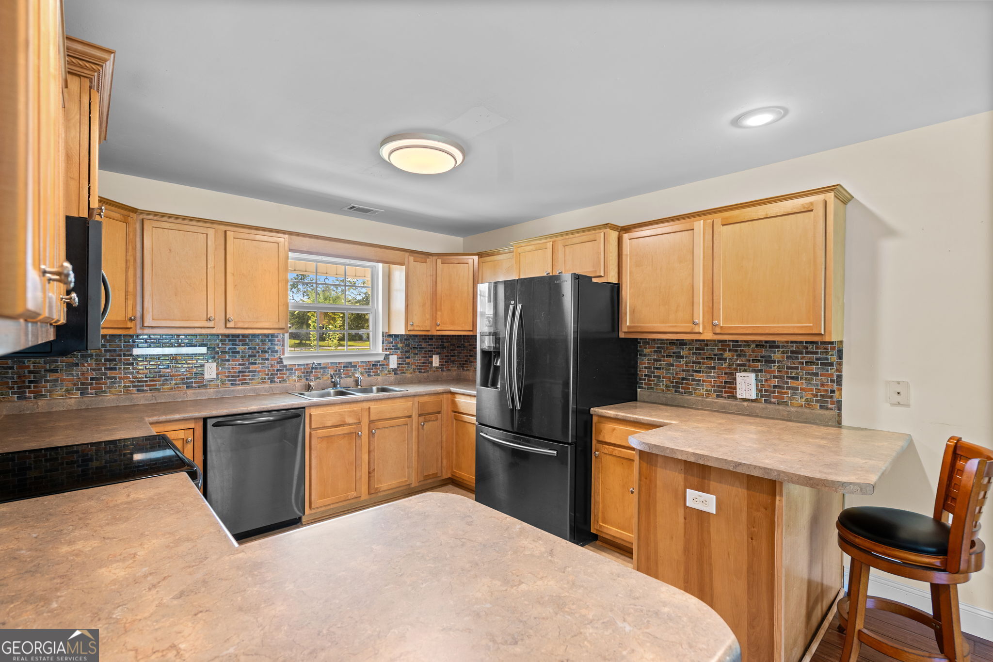 333 Labrador Lane Property Photo 11