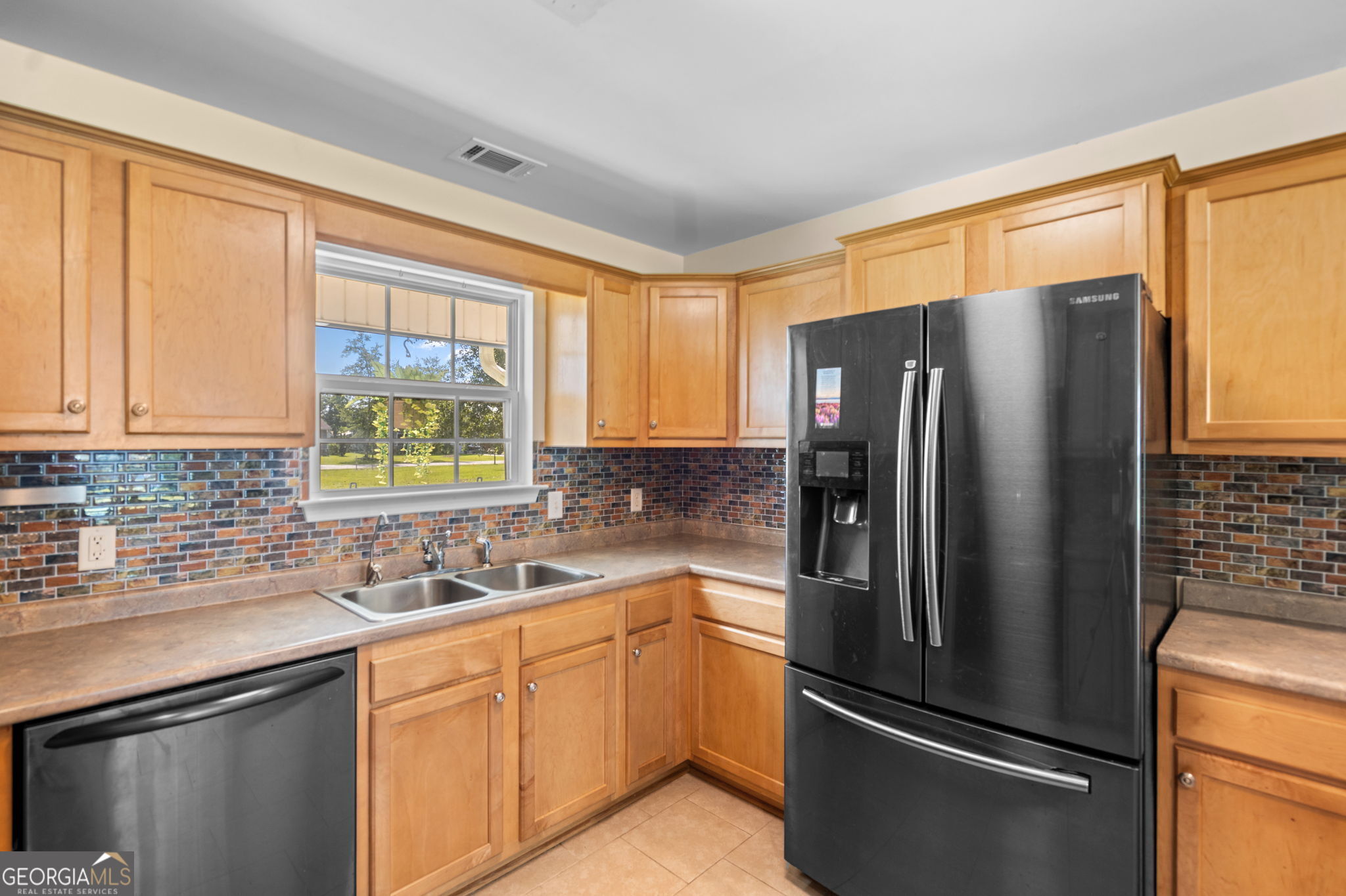 333 Labrador Lane Property Photo 14