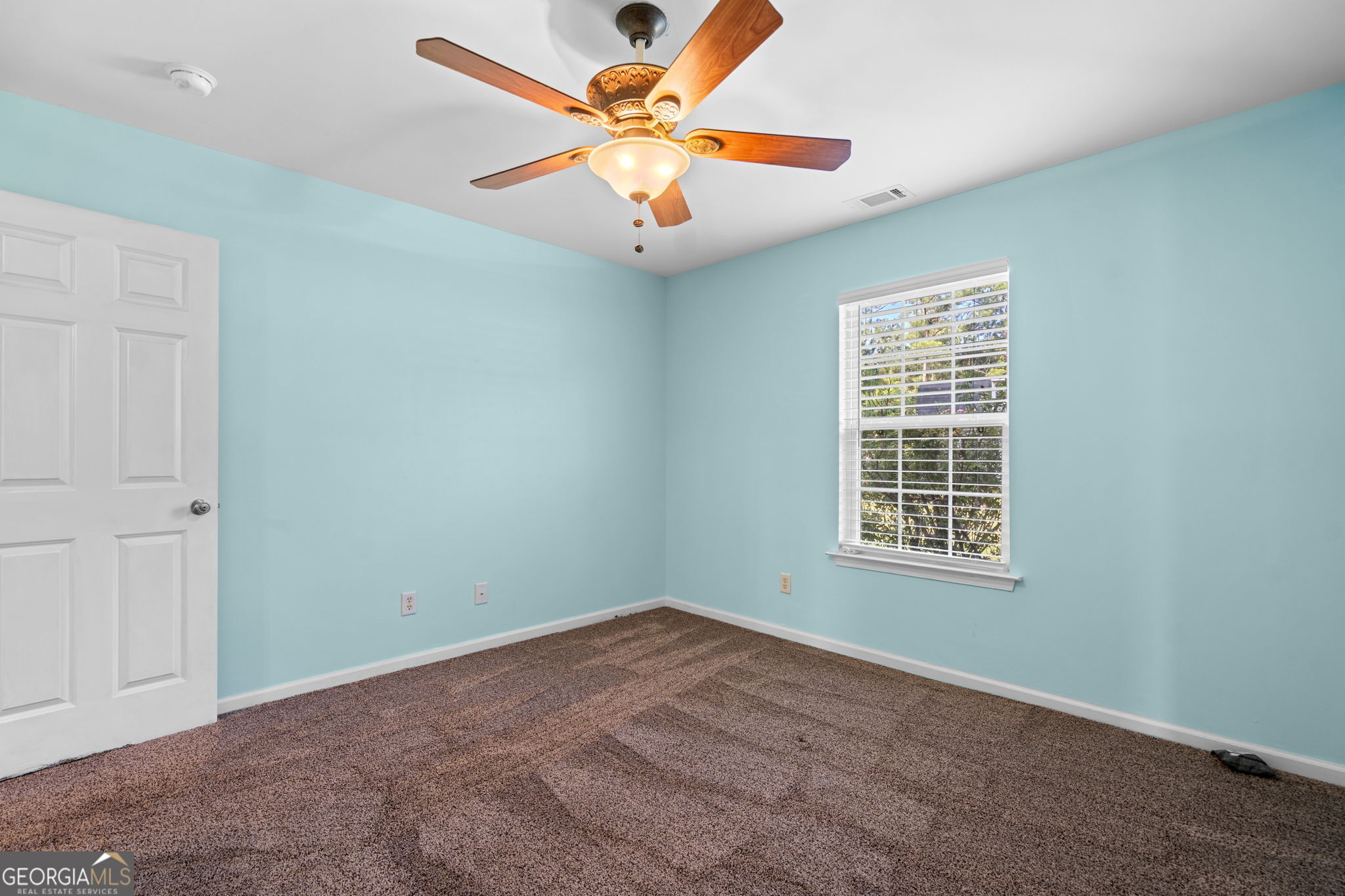 333 Labrador Lane Property Photo 17