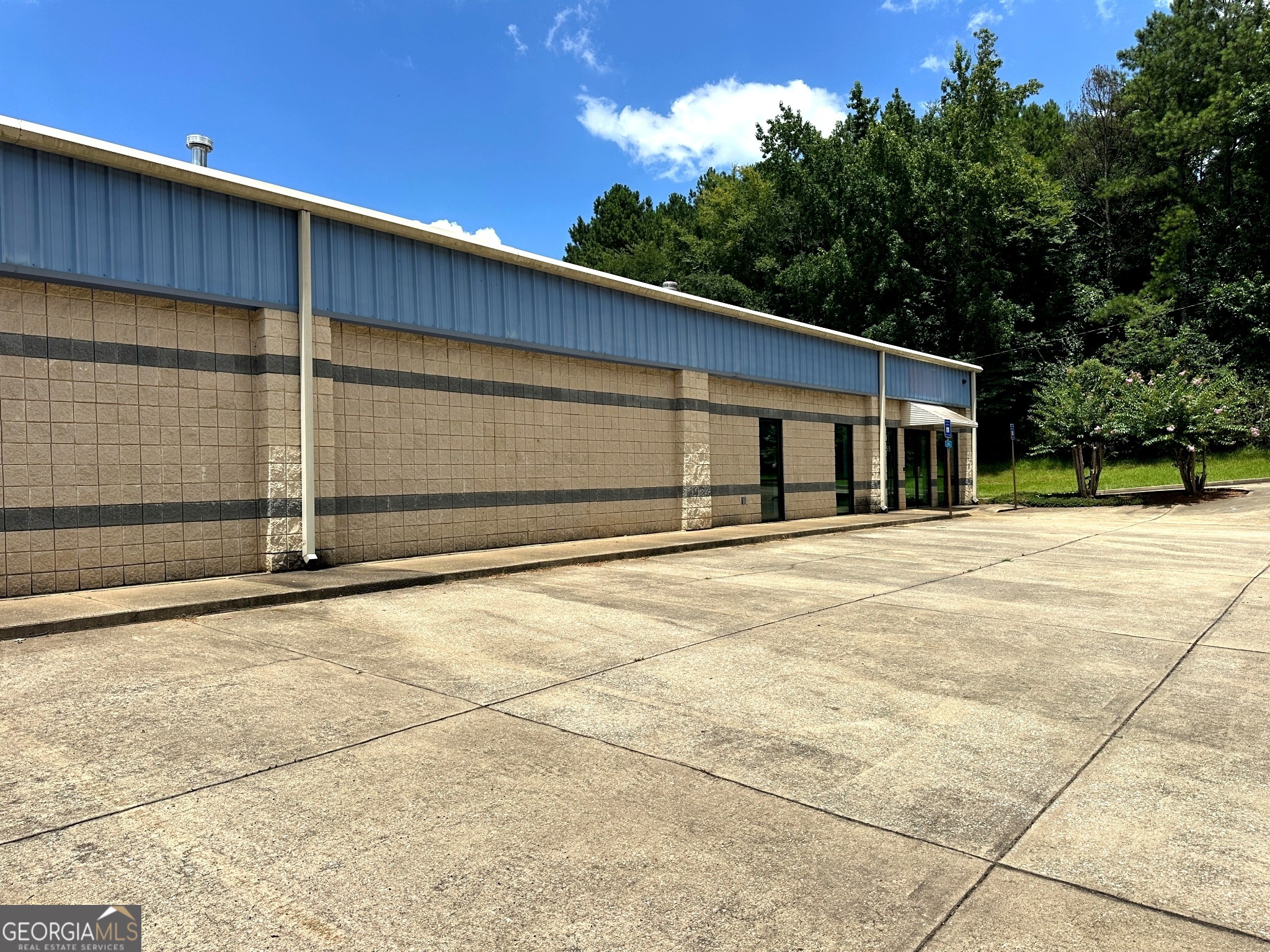 255 Collins Industrial Boulevard Property Photo 8