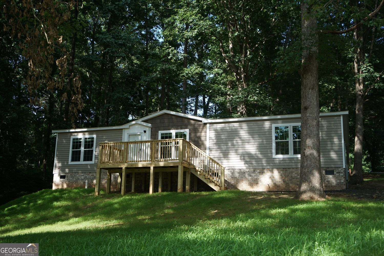 210 Woodland Street Property Photo 1