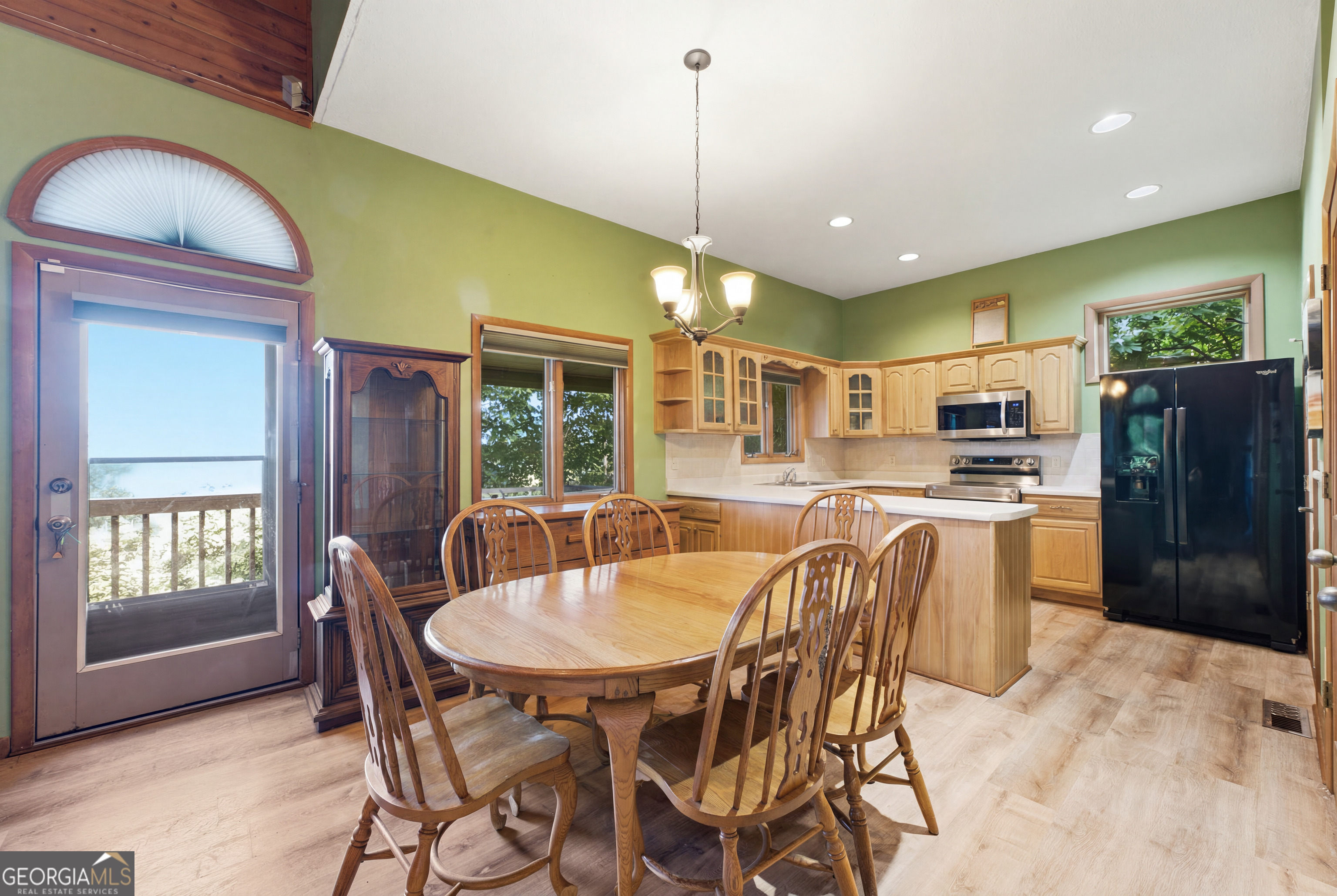82 Appalachian Point Property Photo 4