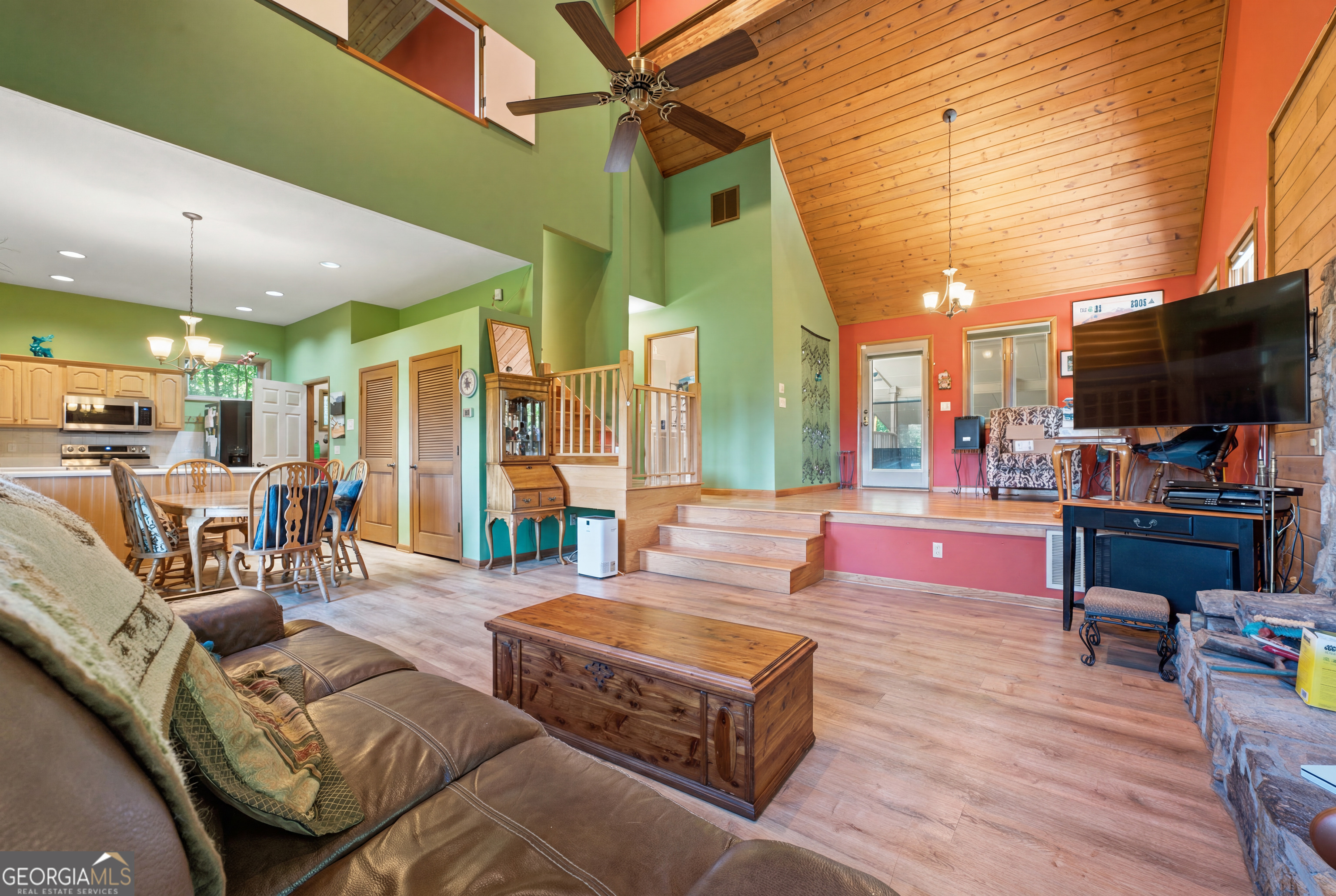 82 Appalachian Point Property Photo 7