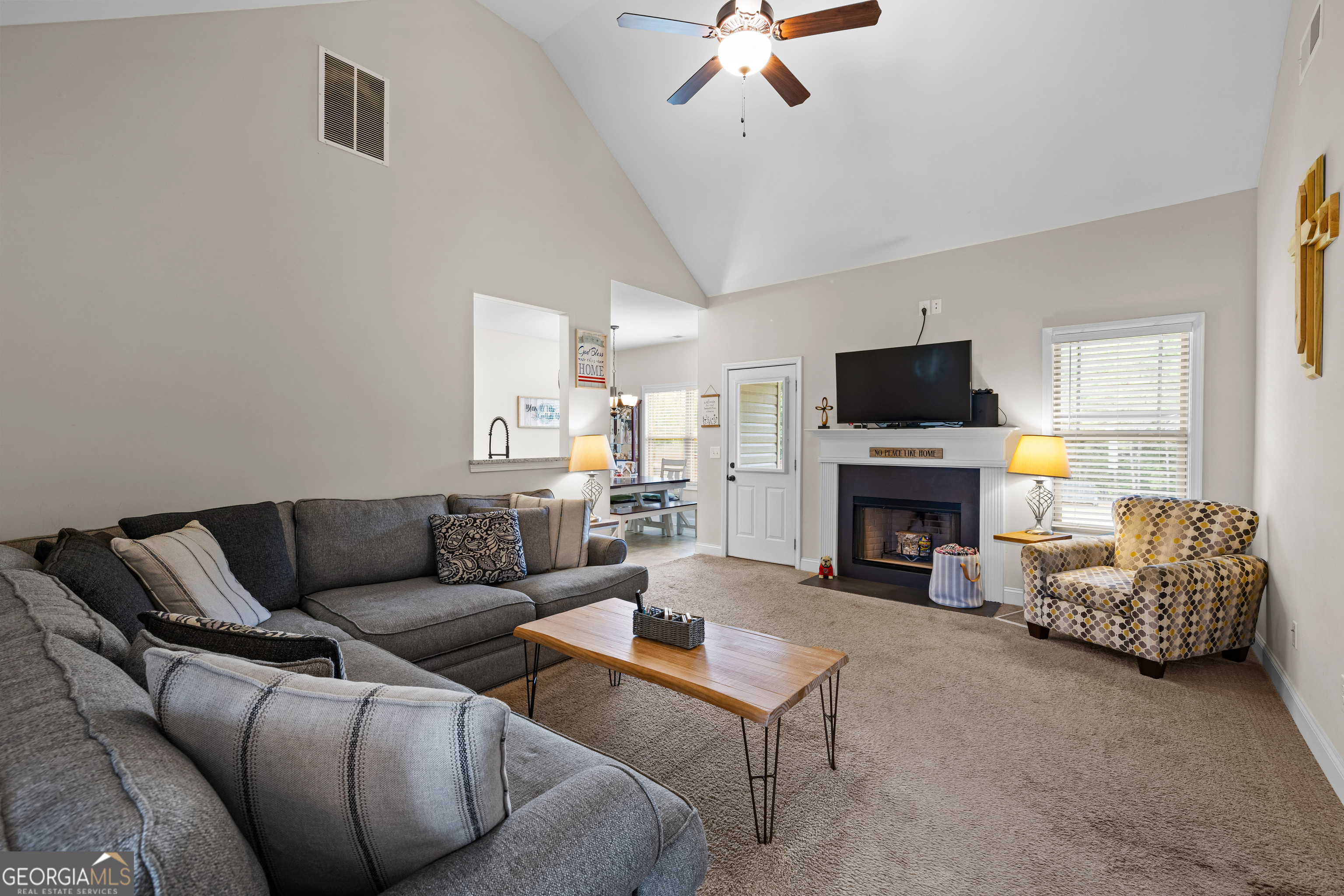 1204 Hembree Way Property Photo 9