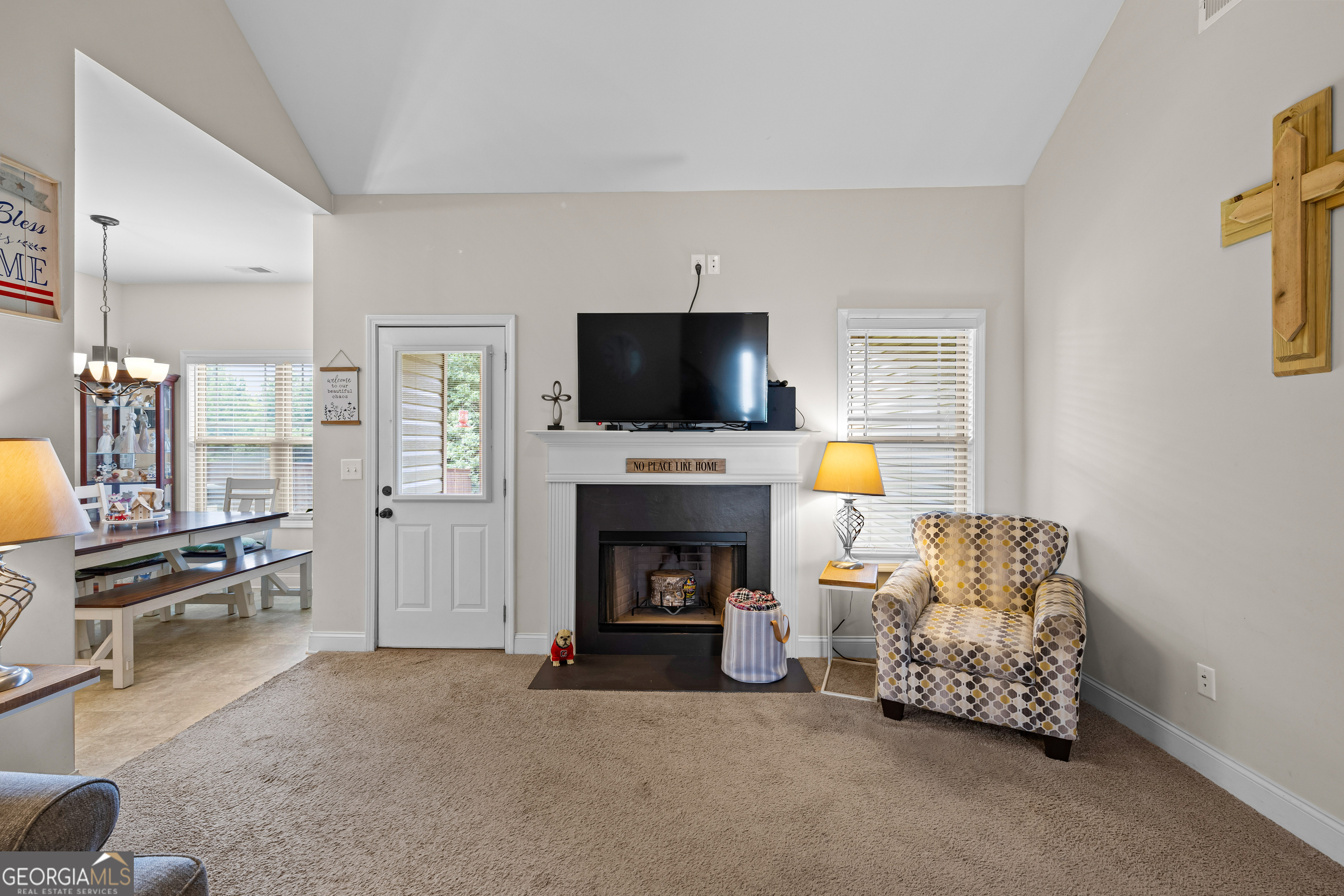 1204 Hembree Way Property Photo 10