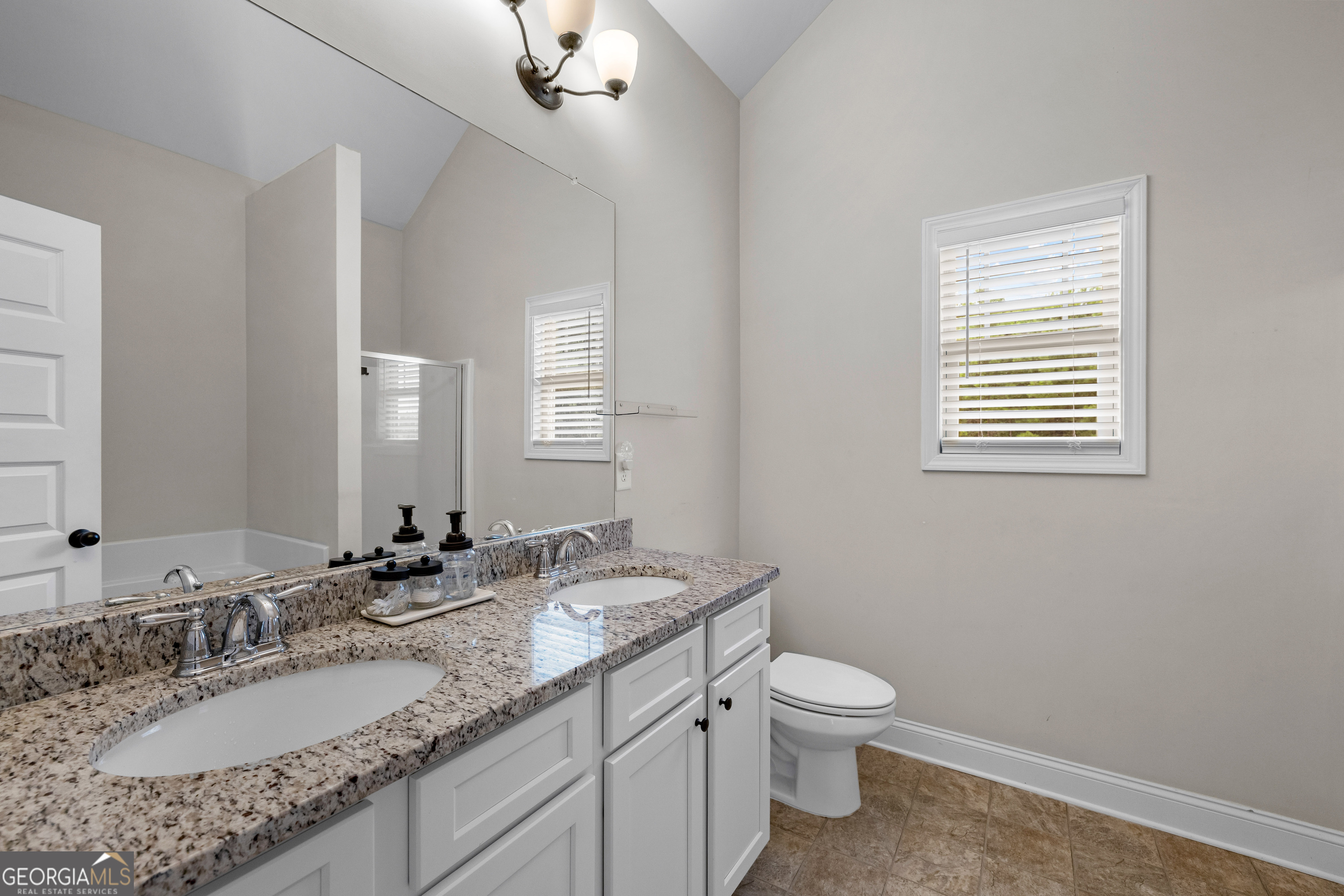 1204 Hembree Way Property Photo 25