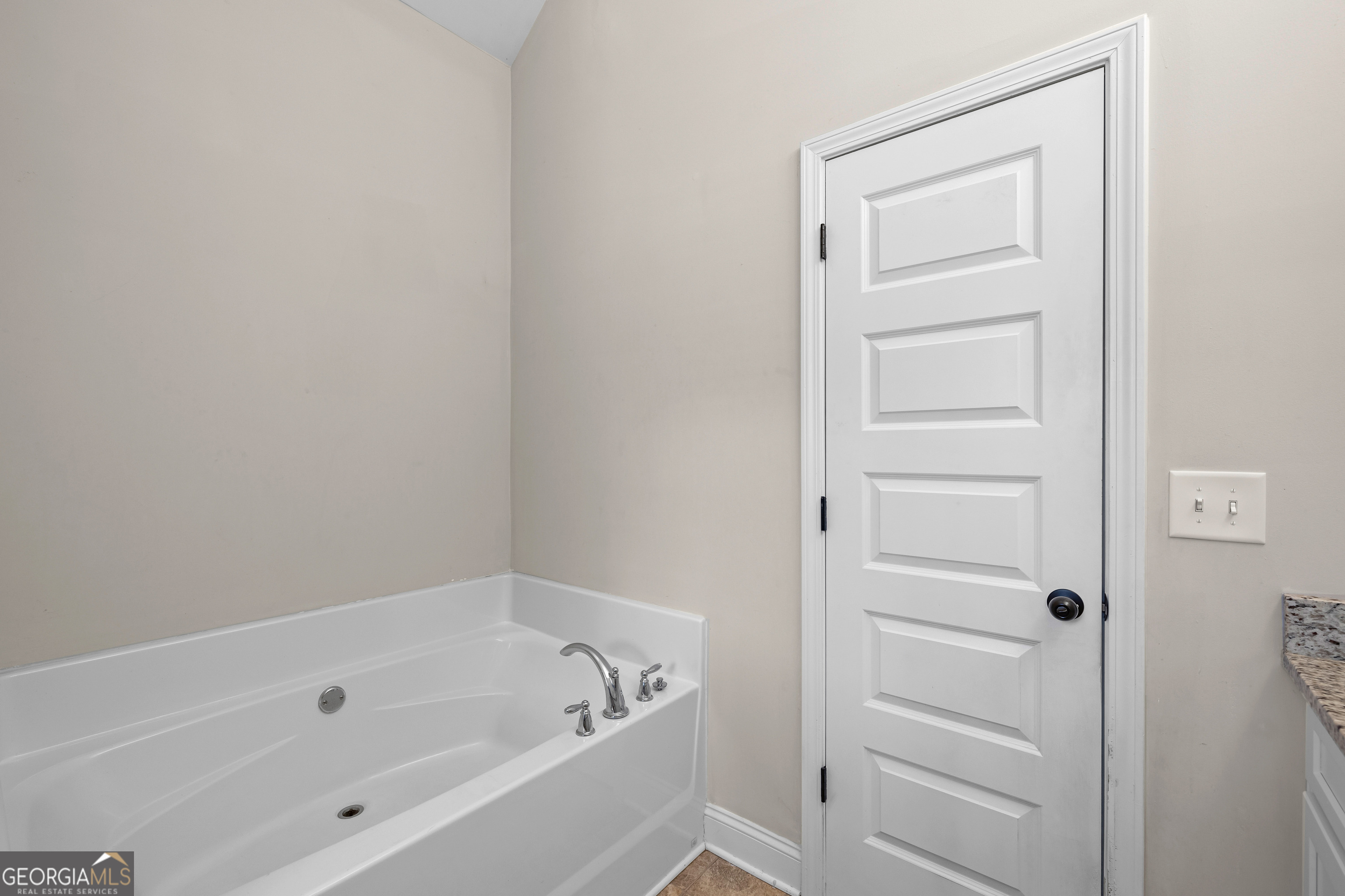 1204 Hembree Way Property Photo 27