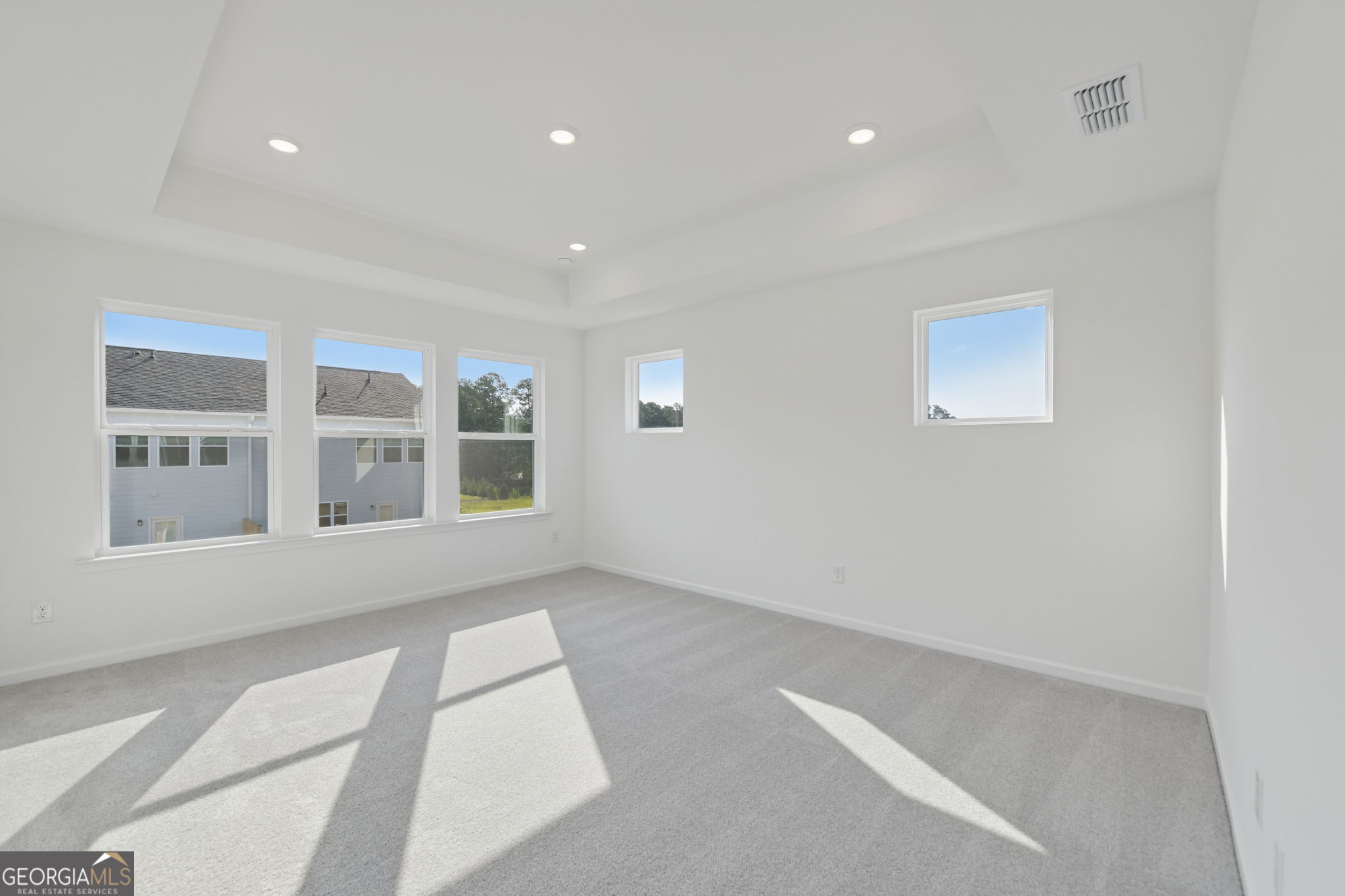 96 Epperly Way Property Photo 5