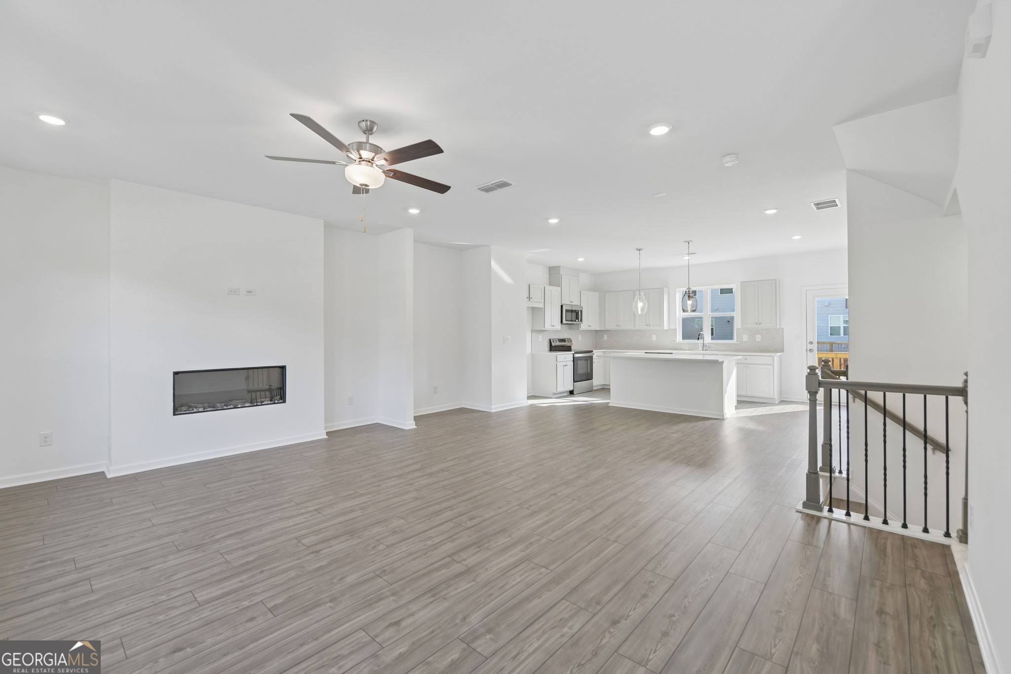 96 Epperly Way Property Photo 8