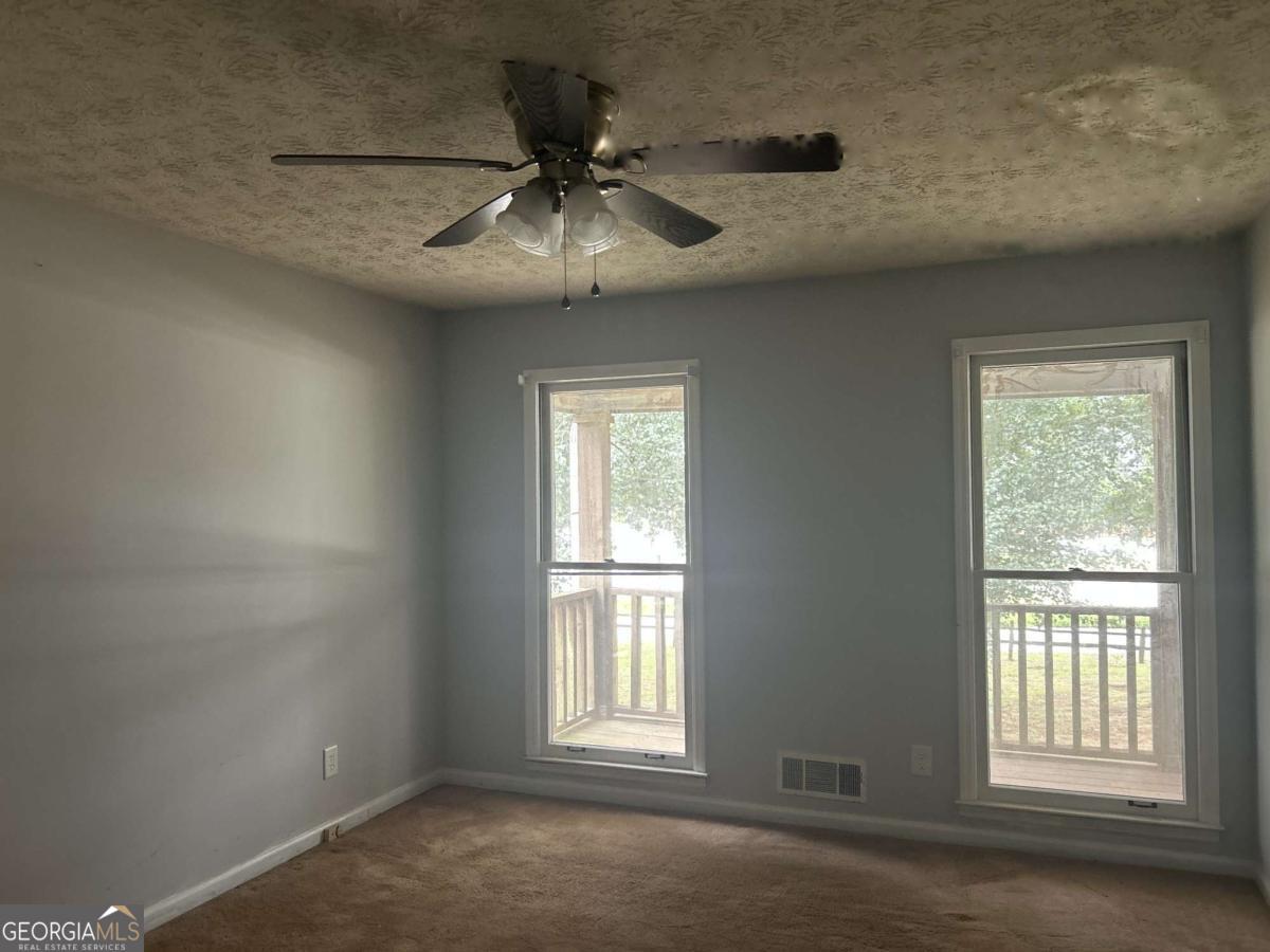 667 King Road Property Photo 7