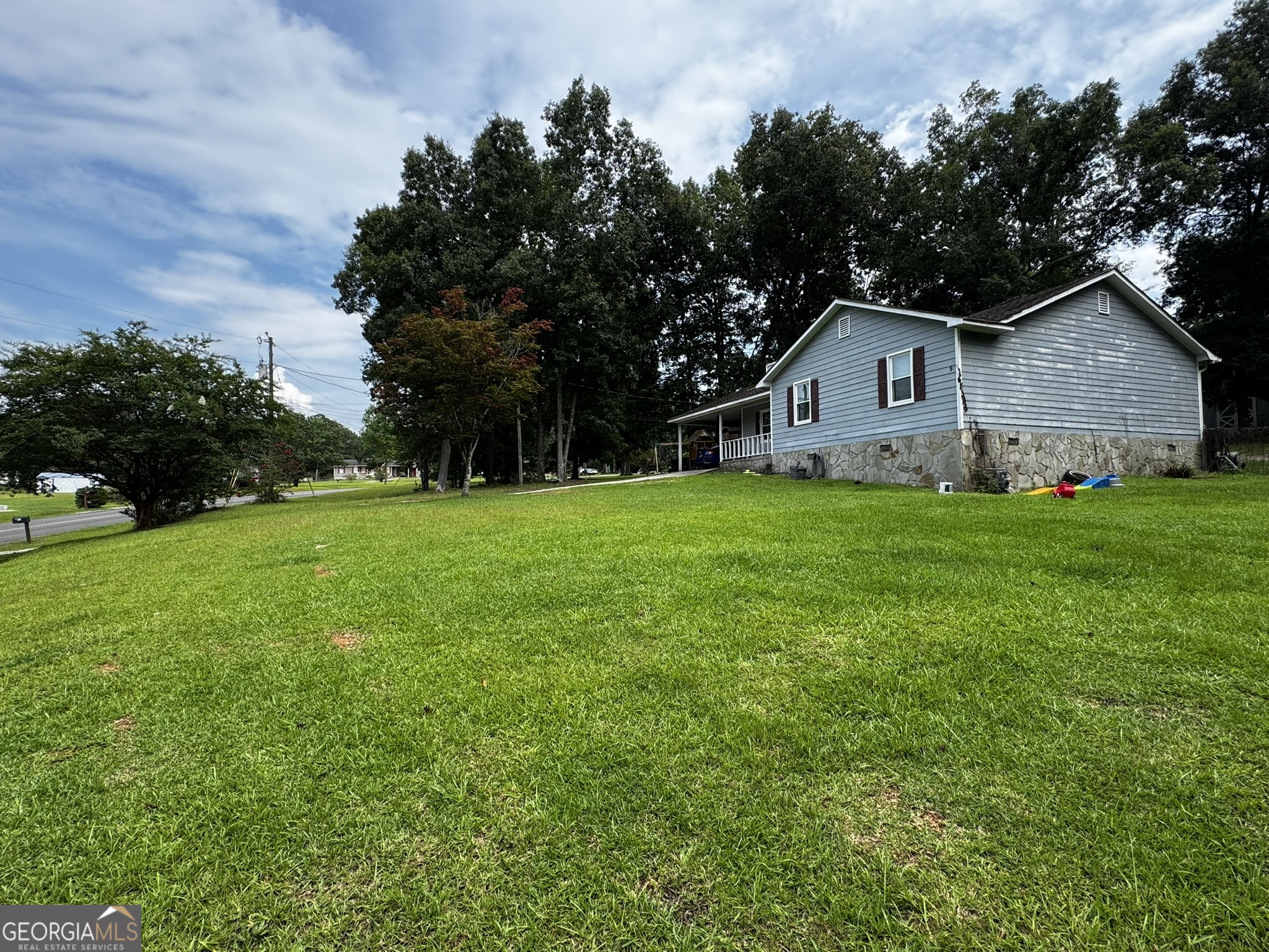 165 Graystone Circle Property Photo 4