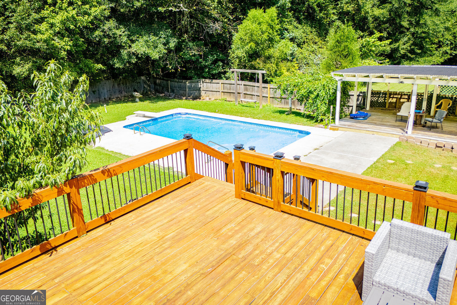 327 Swan Drive Property Photo 2