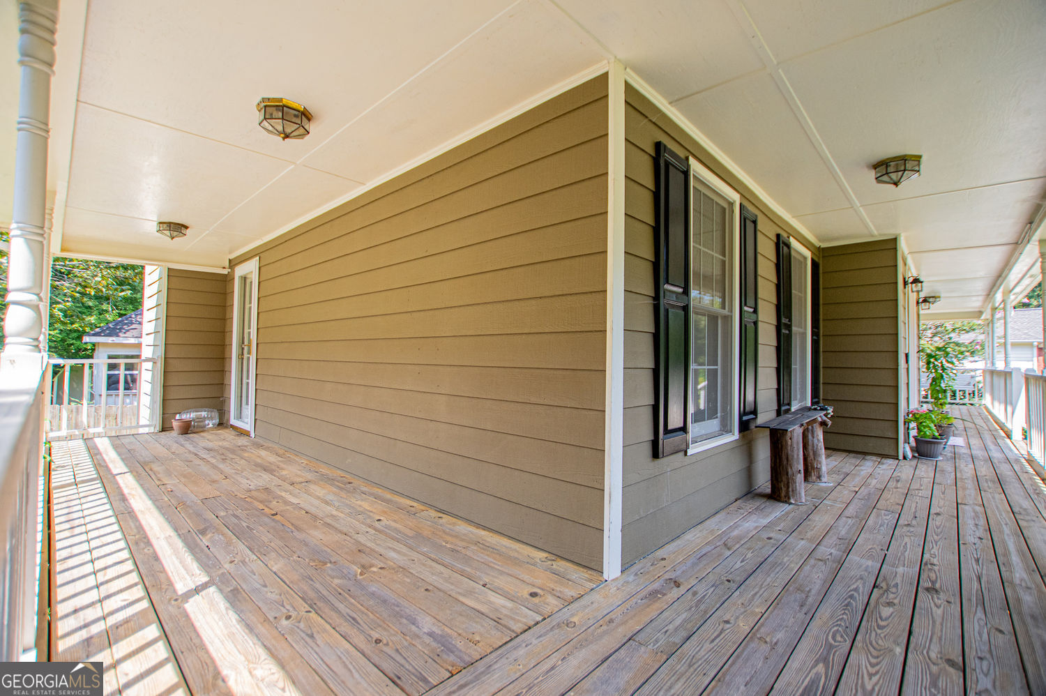 327 Swan Drive Property Photo 7
