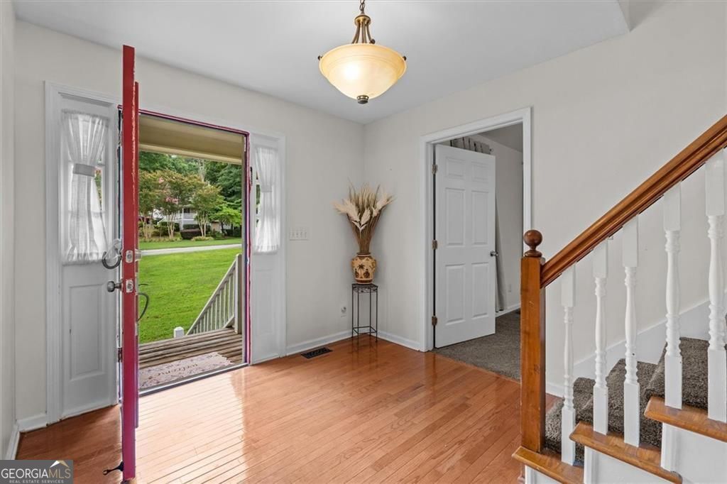 327 Swan Drive Property Photo 11