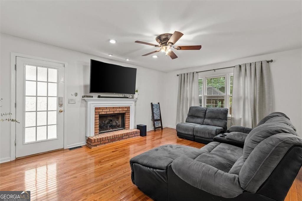 327 Swan Drive Property Photo 12