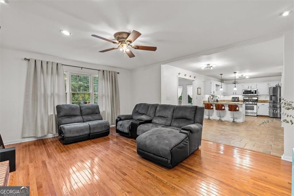 327 Swan Drive Property Photo 14