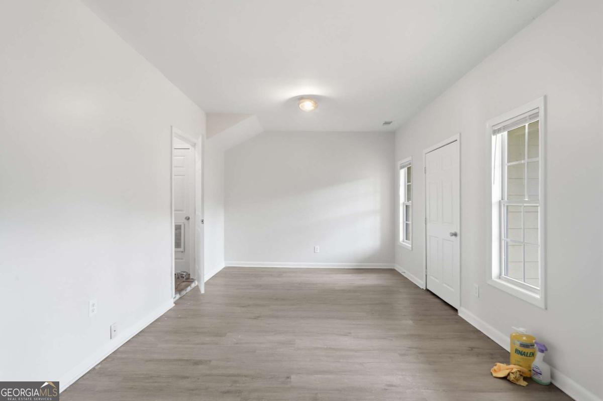 4291 Notting Hill Drive Sw Property Photo 3