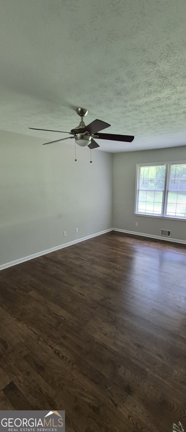 5030 Beth Street Property Photo 6