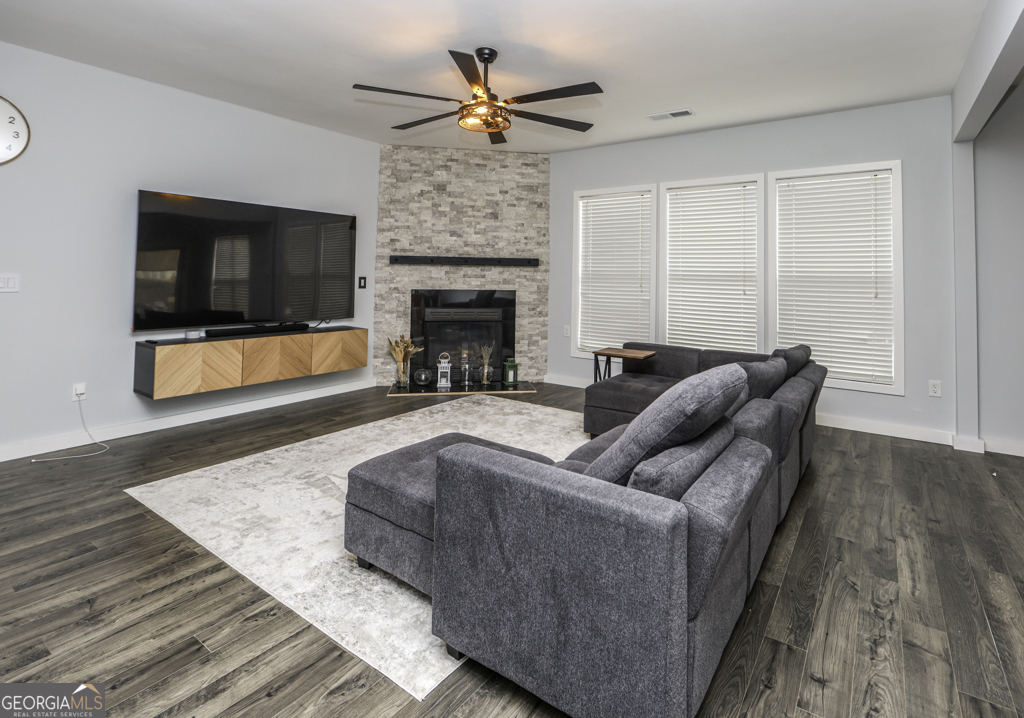 1201 Red Bud Lane Property Photo 8