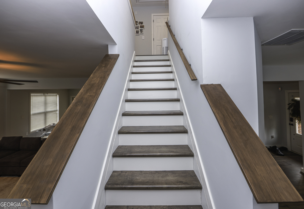 1201 Red Bud Lane Property Photo 11
