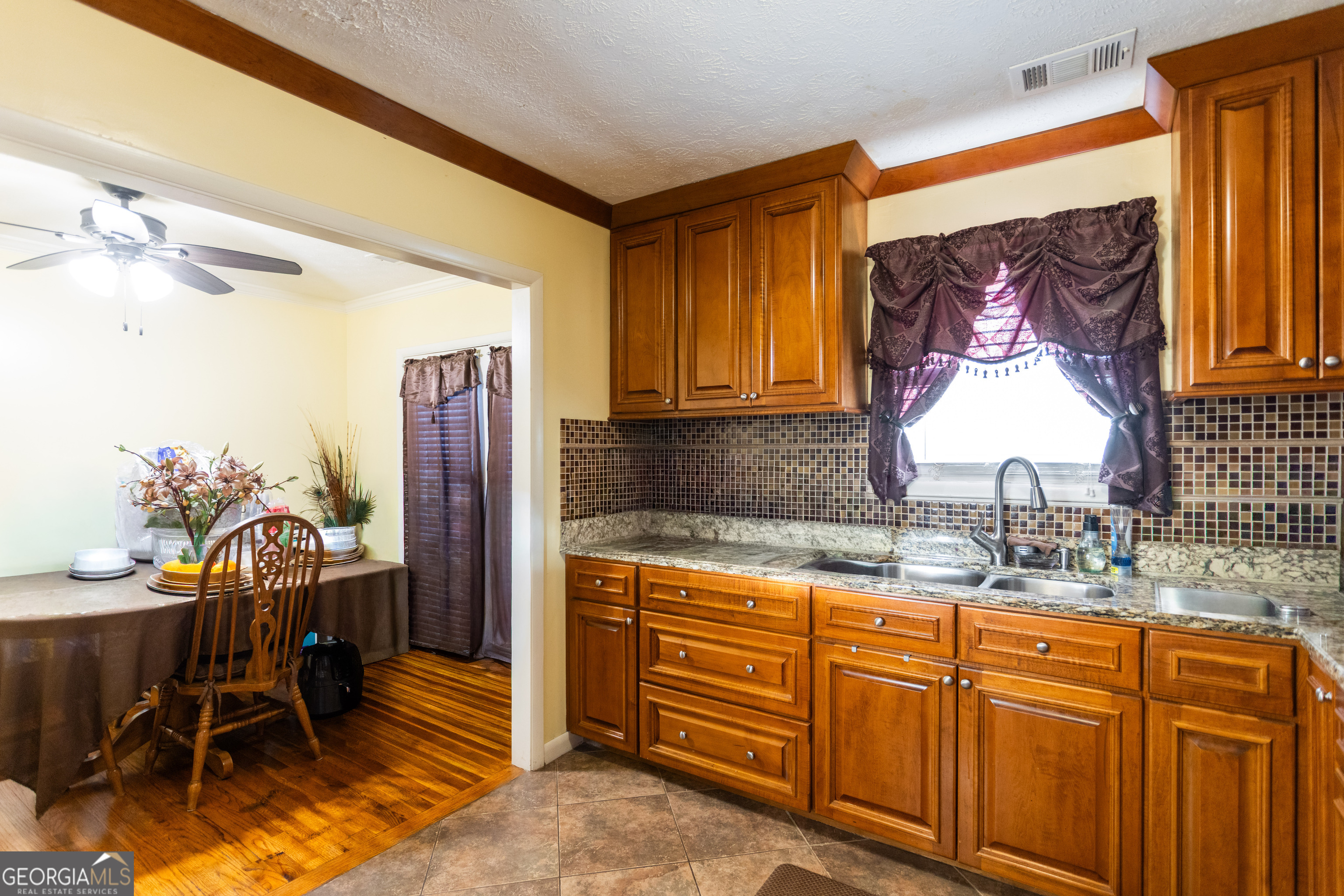 338 Boxwood Street Property Photo 8