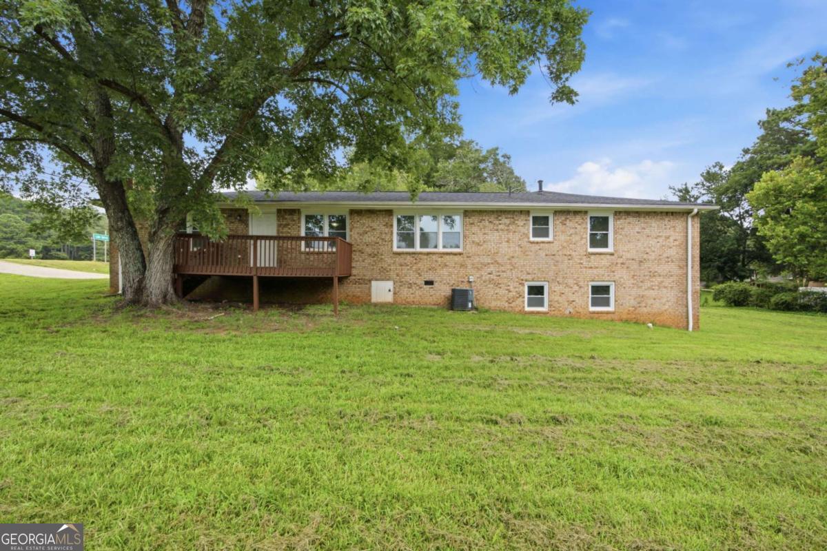 8007 Sonja Drive Property Photo 4
