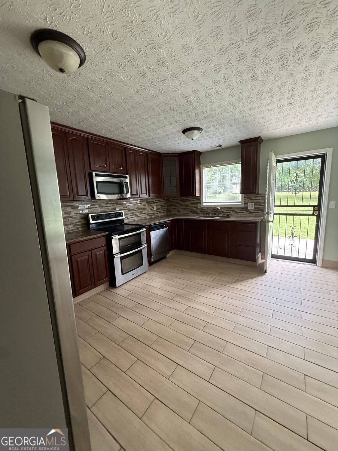 755 Tara Bend Property Photo 6