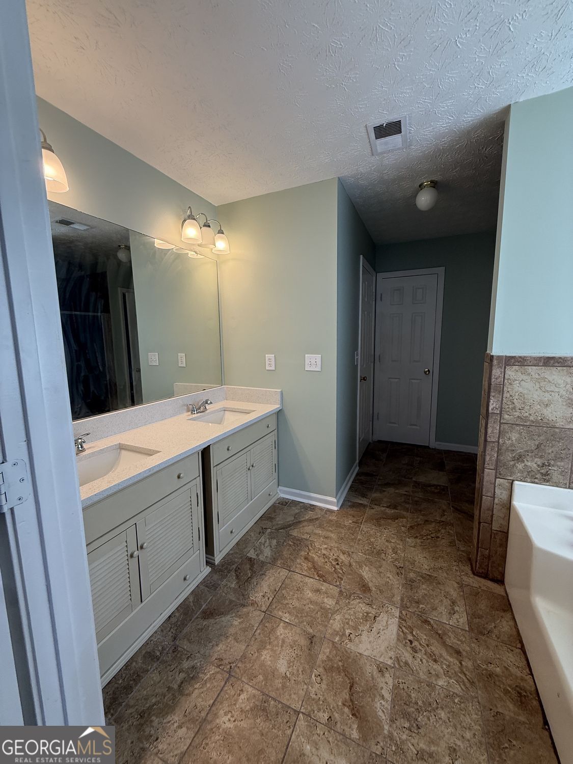 755 Tara Bend Property Photo 15