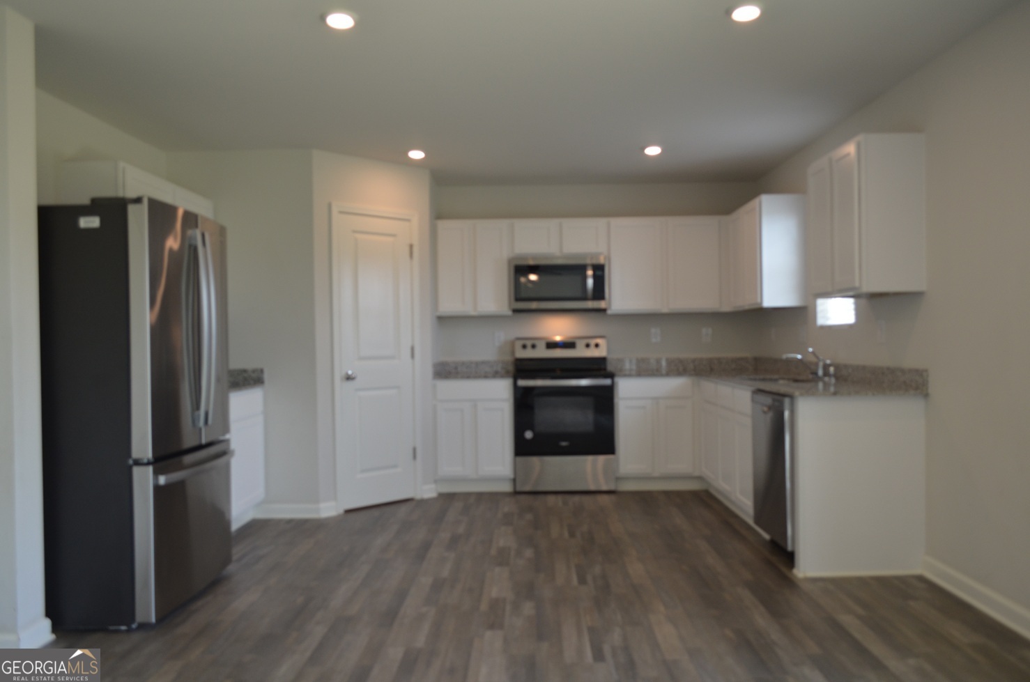 708 Coopers Lnd Property Photo 4