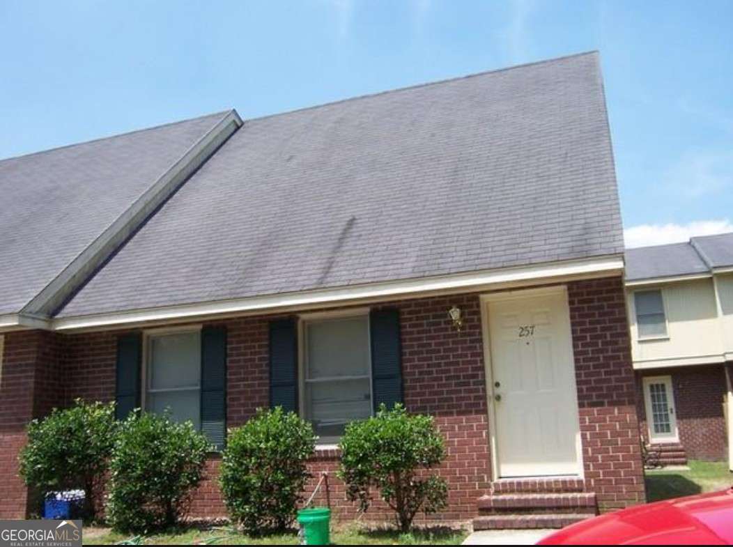 230 Lanier Drive # 262 Property Photo 1