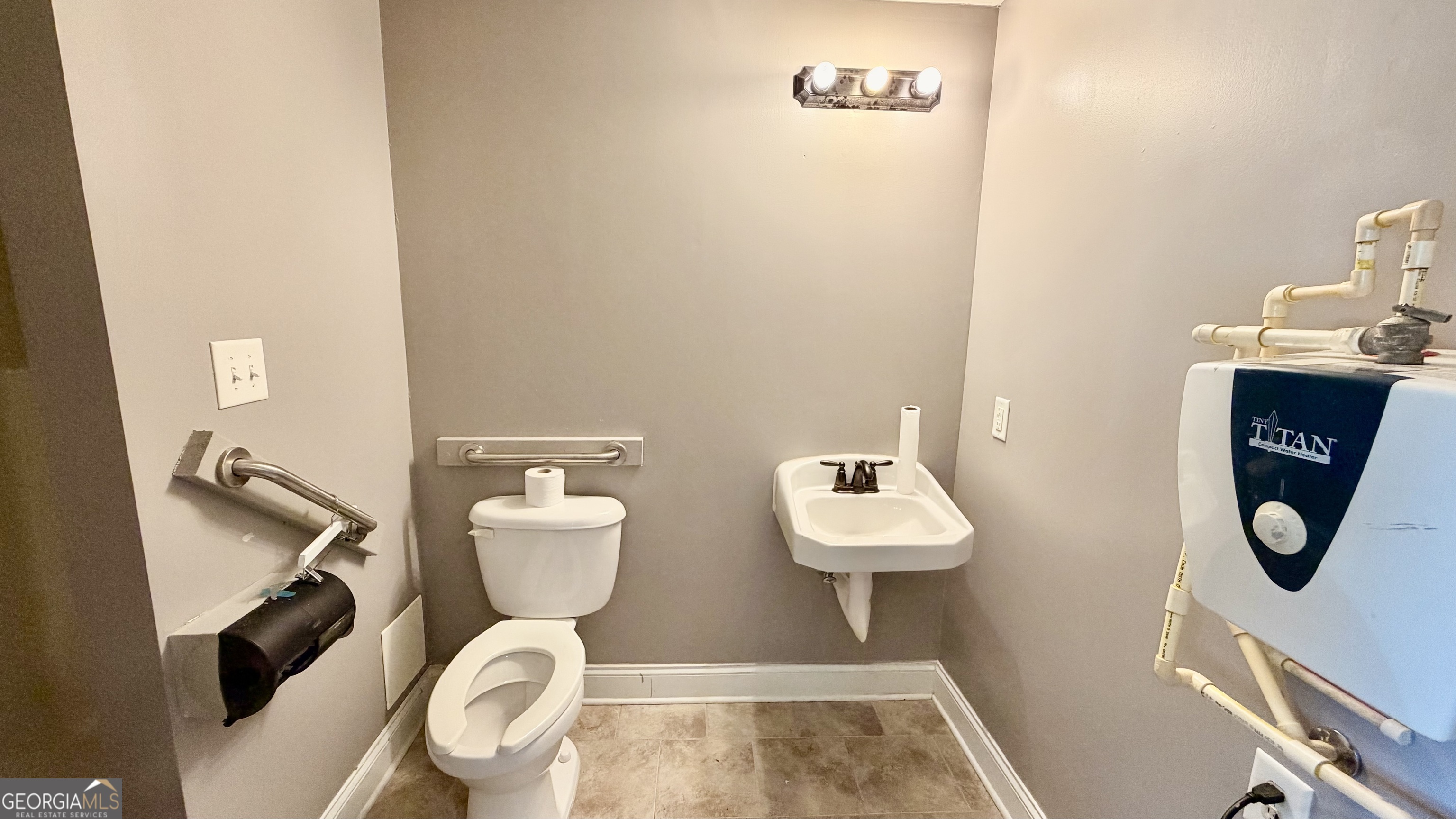 917 Jonesboro Road # C Property Photo 4