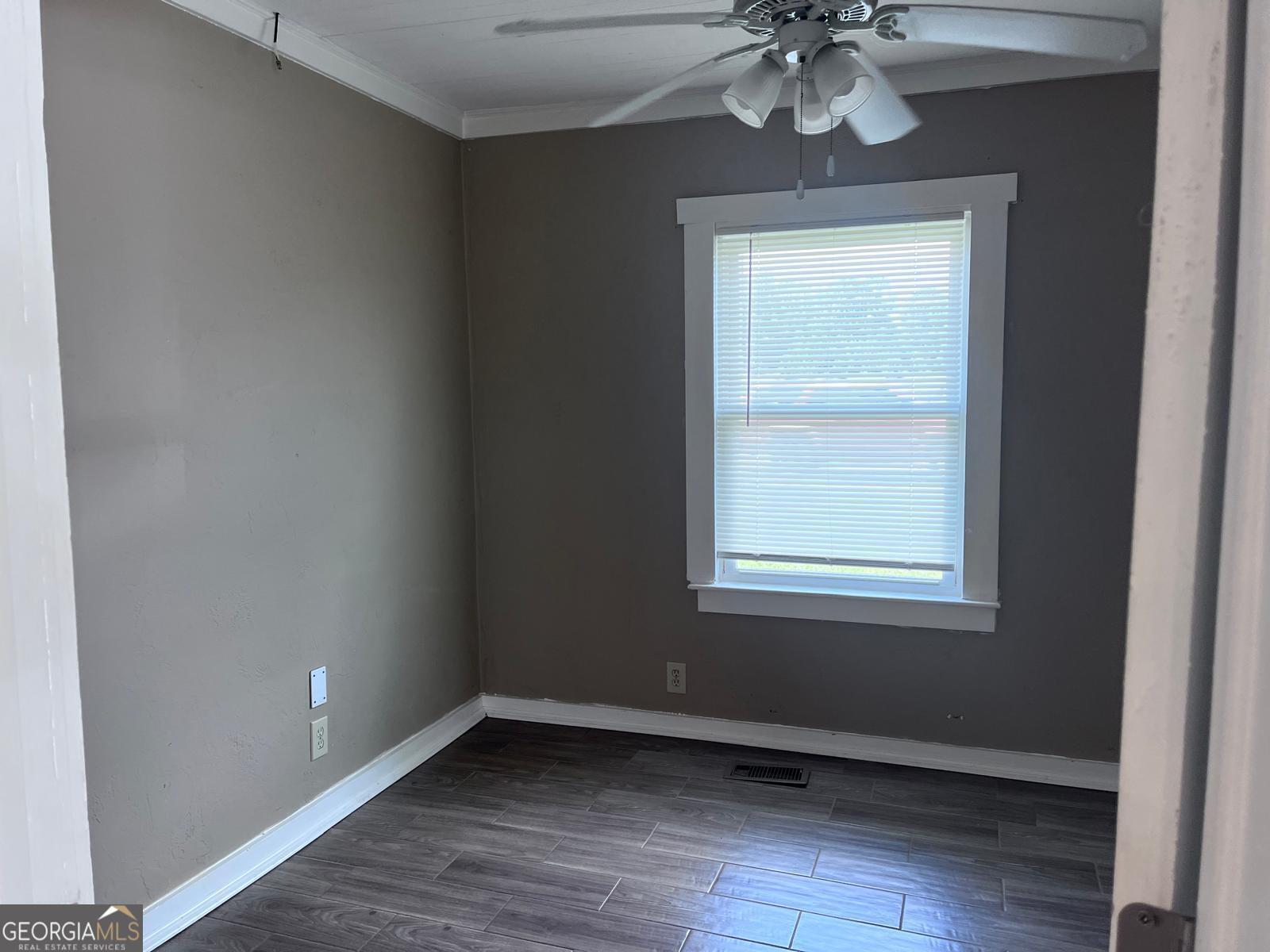 6878 Newnan Road Property Photo 5