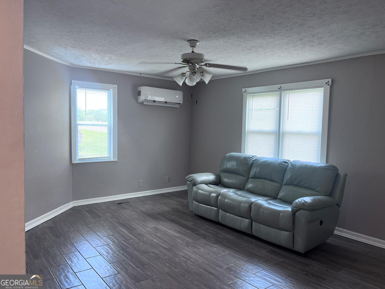 6878 Newnan Road Property Photo 6