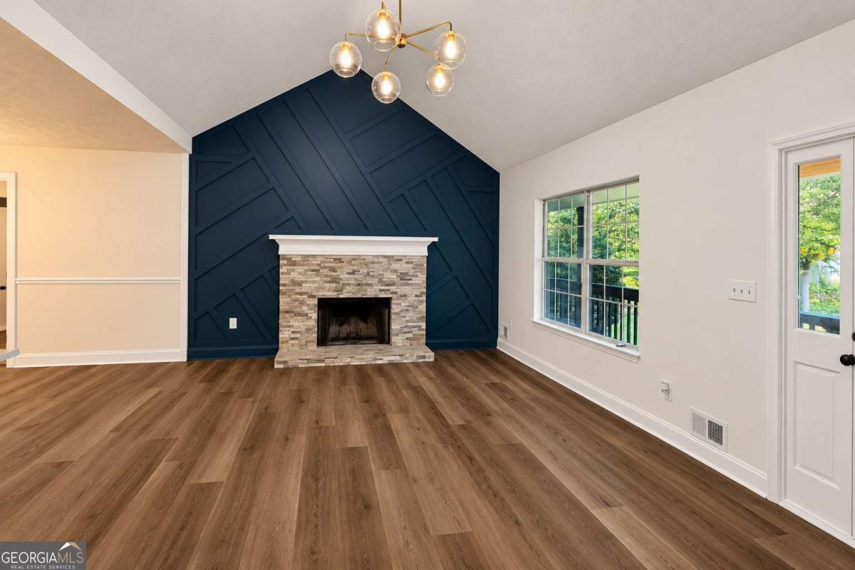 30 Oaklake Drive Property Photo 2