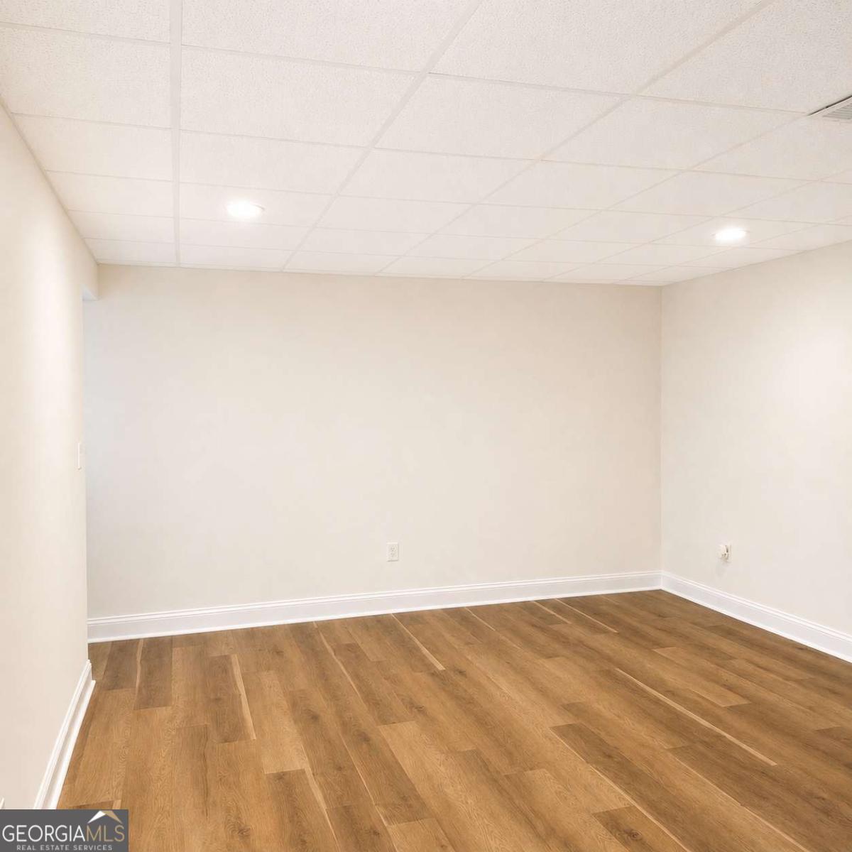 30 Oaklake Drive Property Photo 12