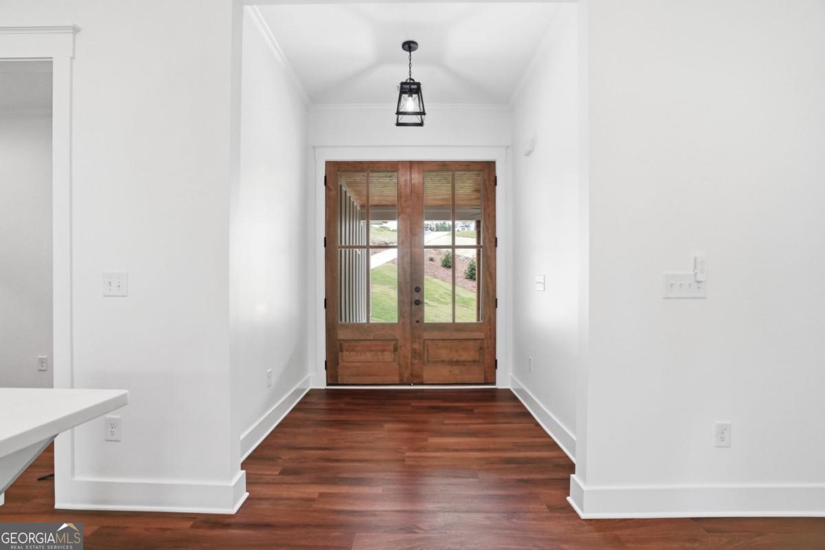 170 Fieldstone Circle Property Photo 4