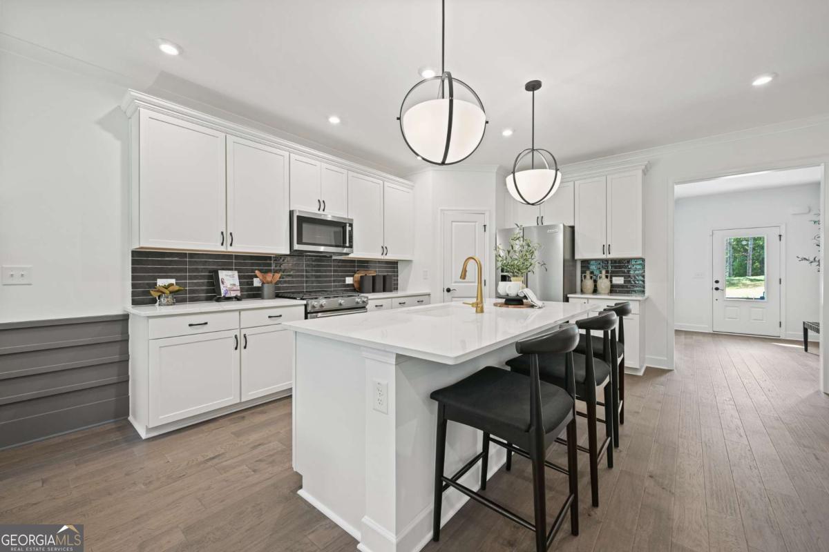 6084 Marigold Way Property Photo 8